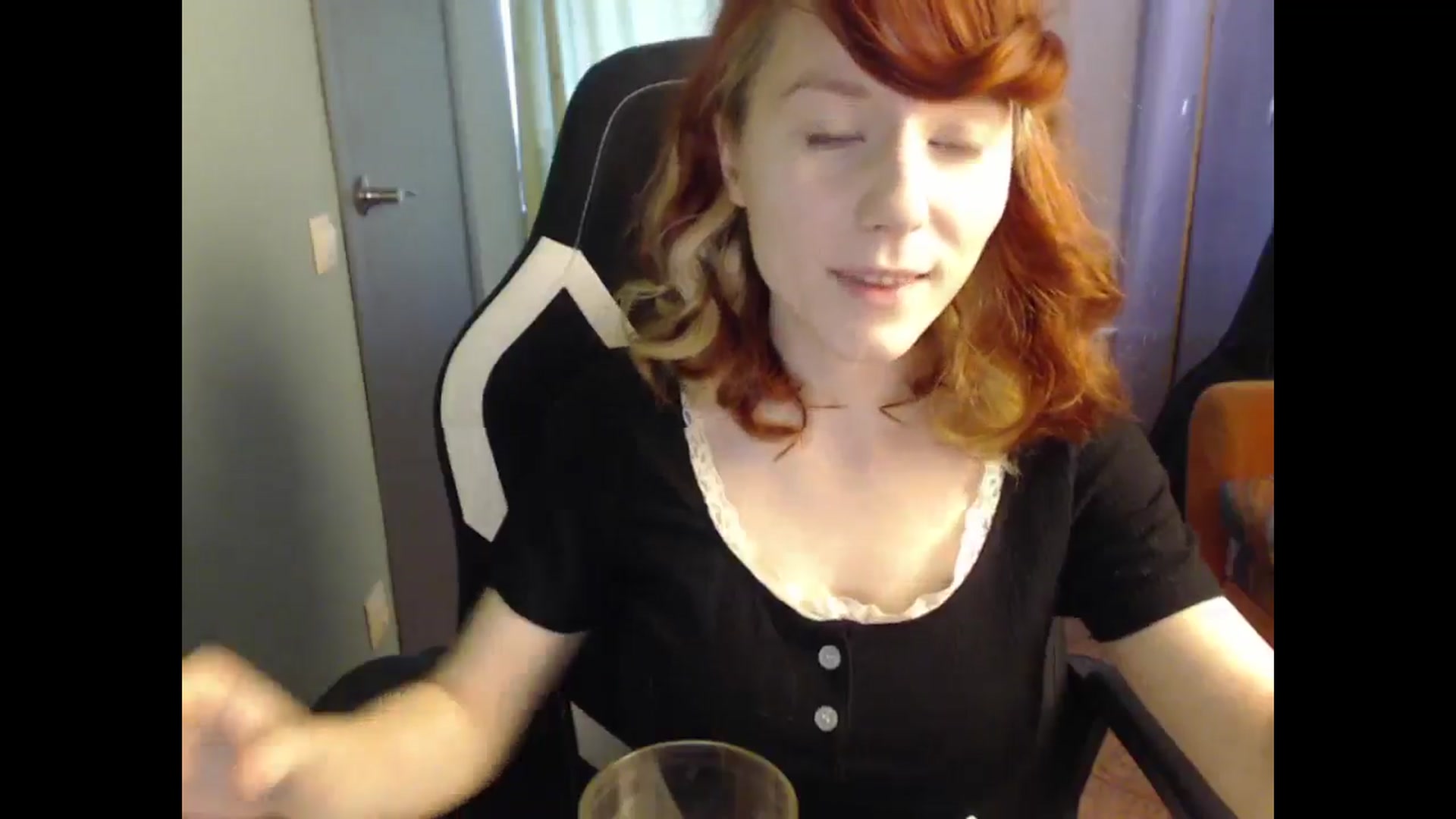 Gallery image thumbnail from NikiFoks18's myfreecams stream on, 03/28/2025, 07:32 image 20 of 20