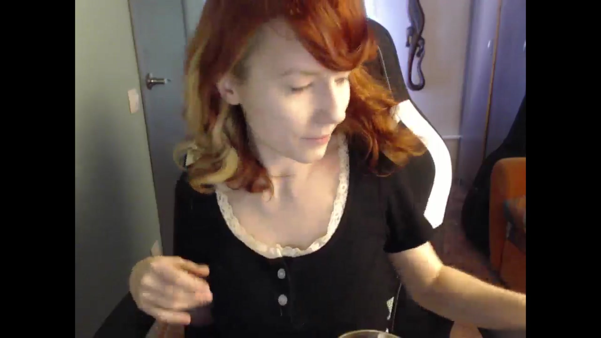 Gallery image thumbnail from NikiFoks18's myfreecams stream on, 03/28/2025, 07:32 image 16 of 20