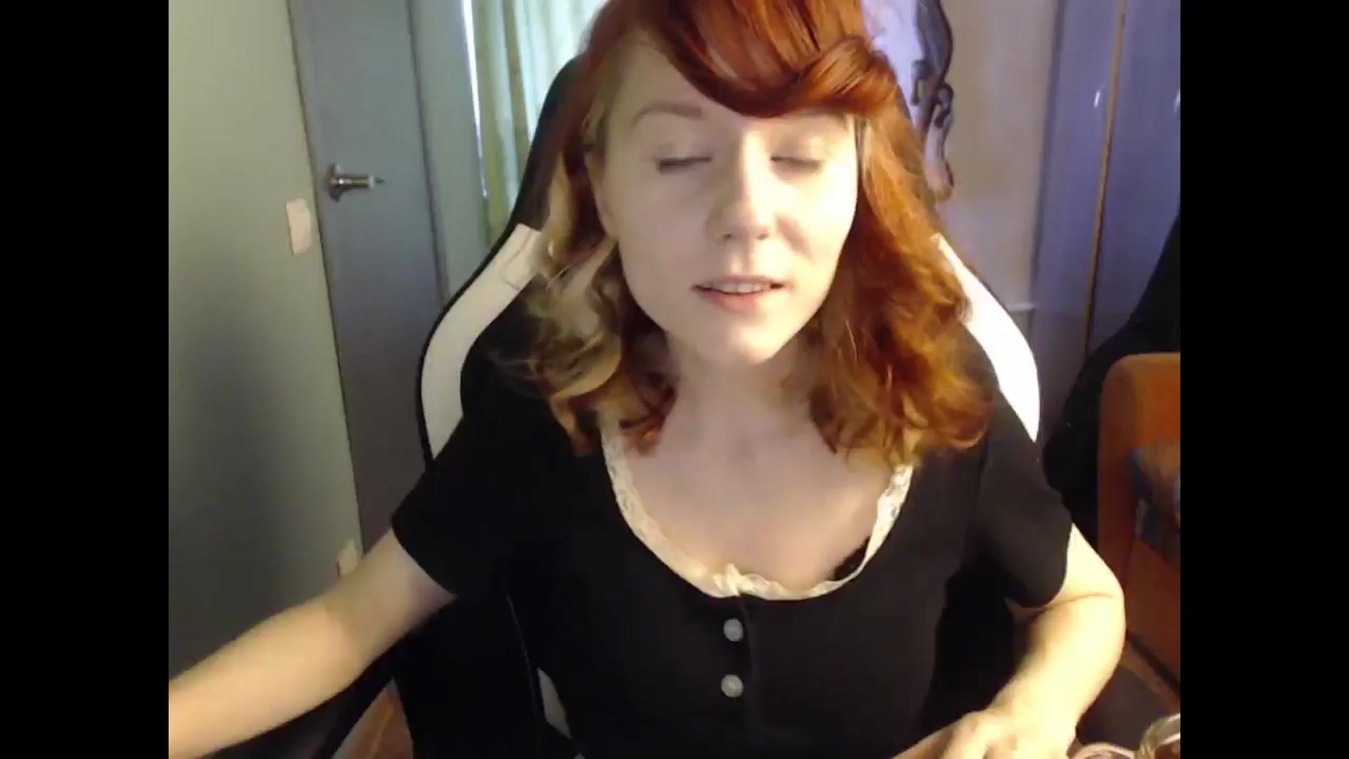 Gallery image thumbnail from NikiFoks18's myfreecams stream on, 03/28/2025, 09:19 image 6 of 20
