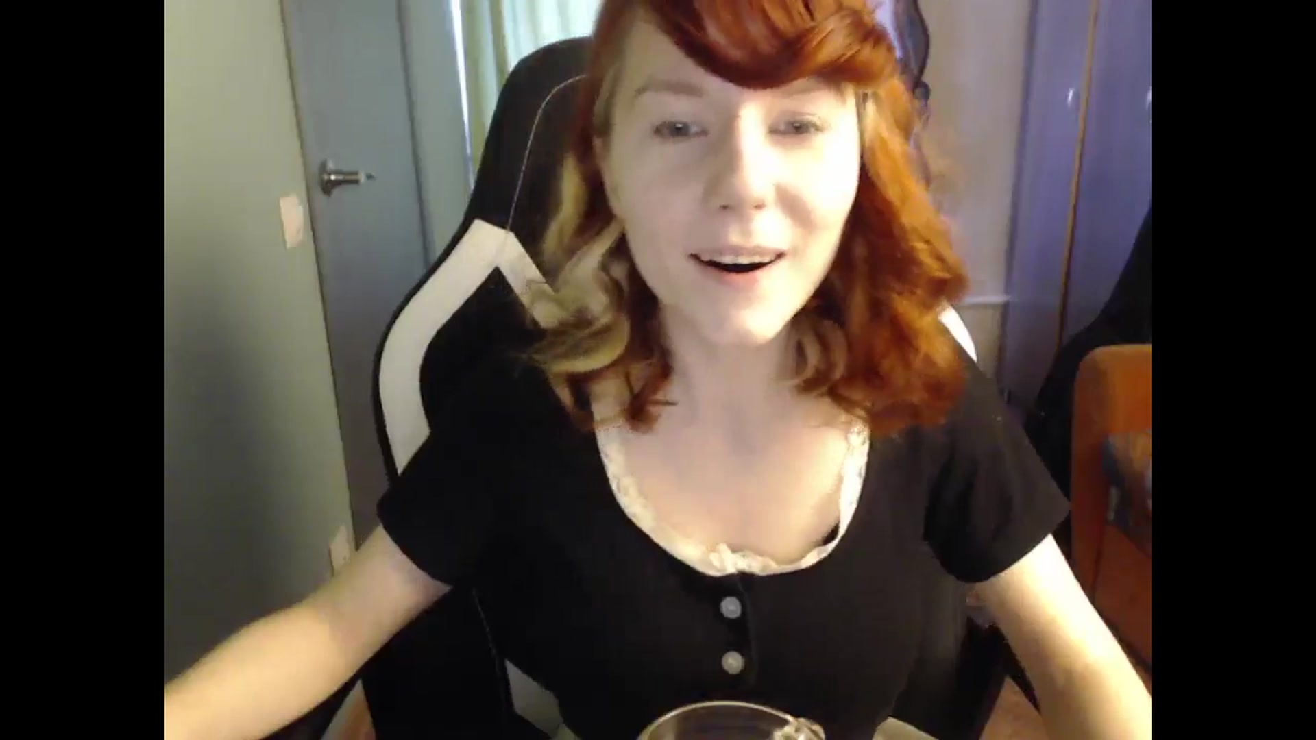 Gallery image thumbnail from NikiFoks18's myfreecams stream on, 03/28/2025, 09:19 image 10 of 20