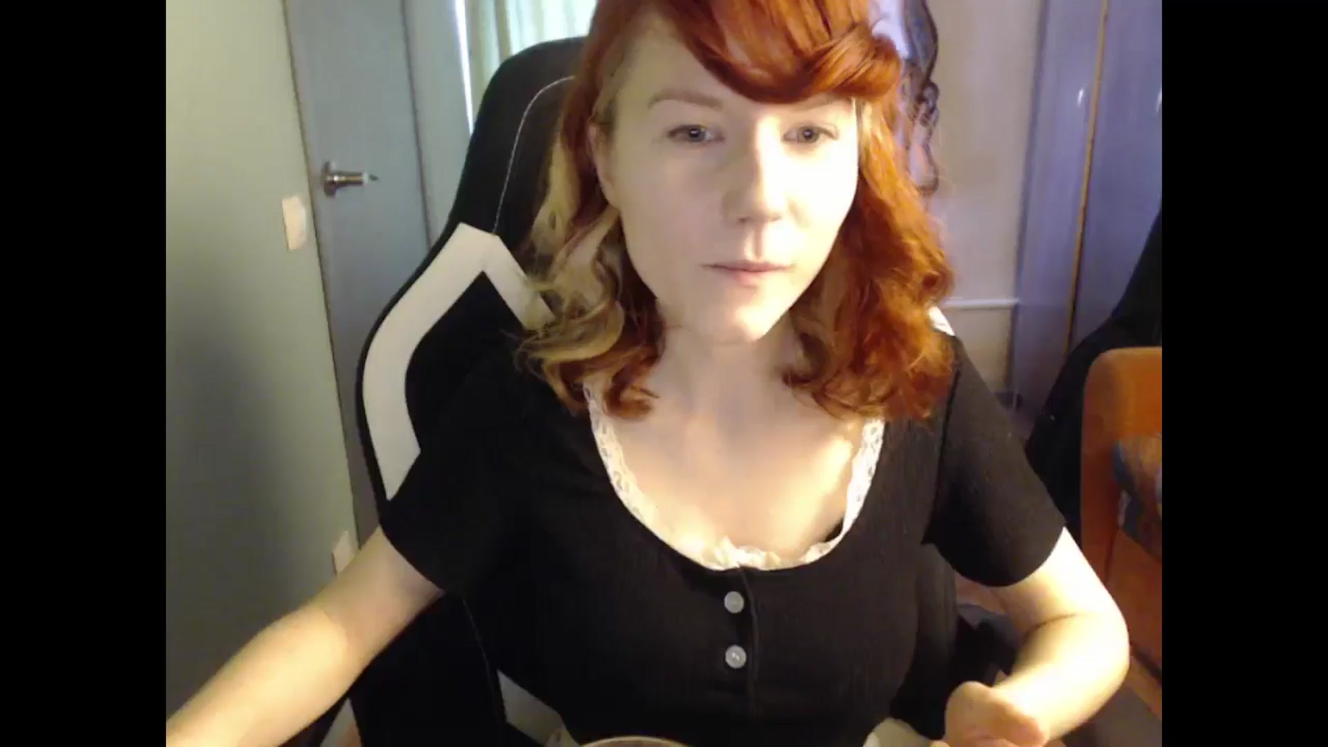 Gallery image thumbnail from NikiFoks18's myfreecams stream on, 03/28/2025, 09:19 image 19 of 20