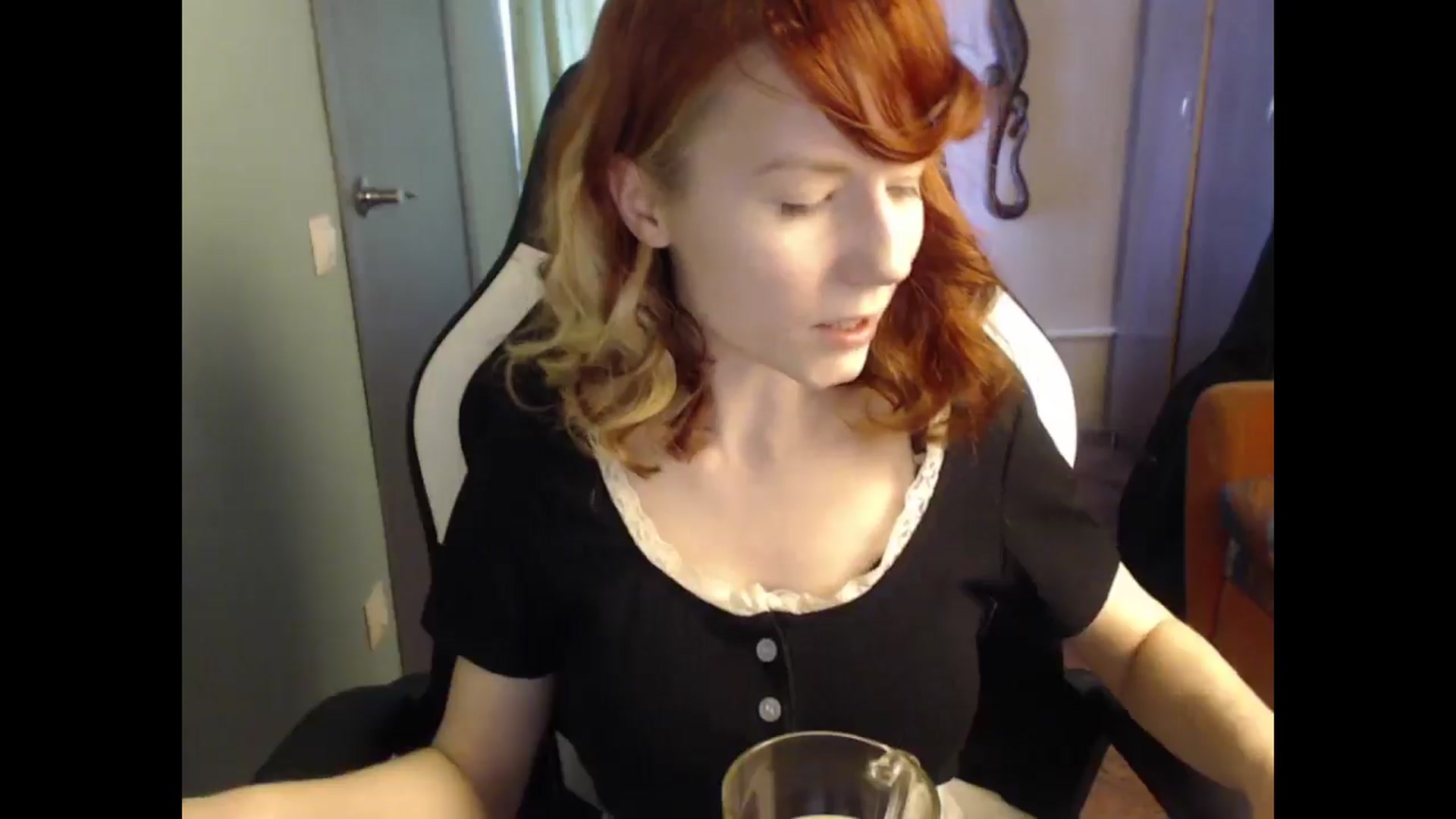 Gallery image thumbnail from NikiFoks18's myfreecams stream on, 03/28/2025, 09:19 image 16 of 20