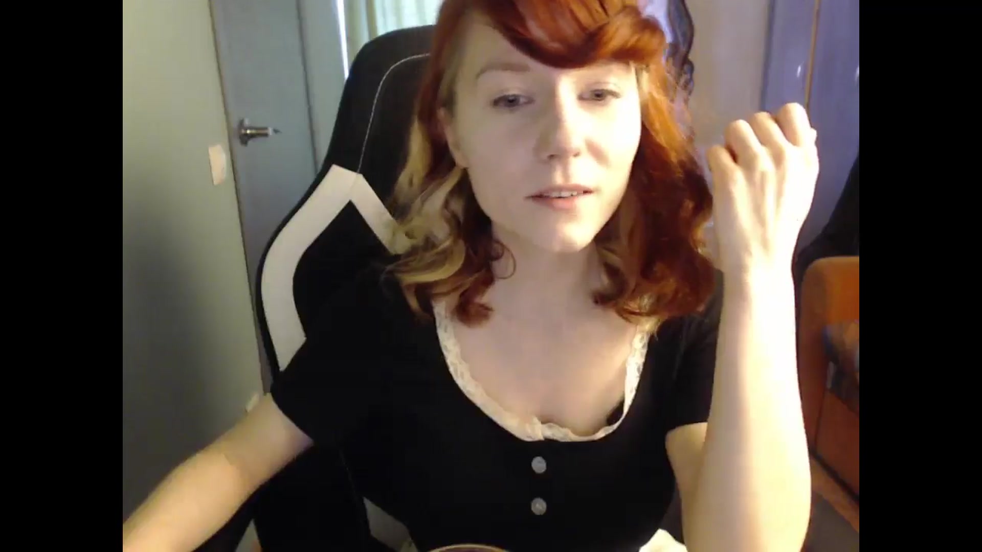Gallery image thumbnail from NikiFoks18's myfreecams stream on, 03/28/2025, 09:19 image 20 of 20