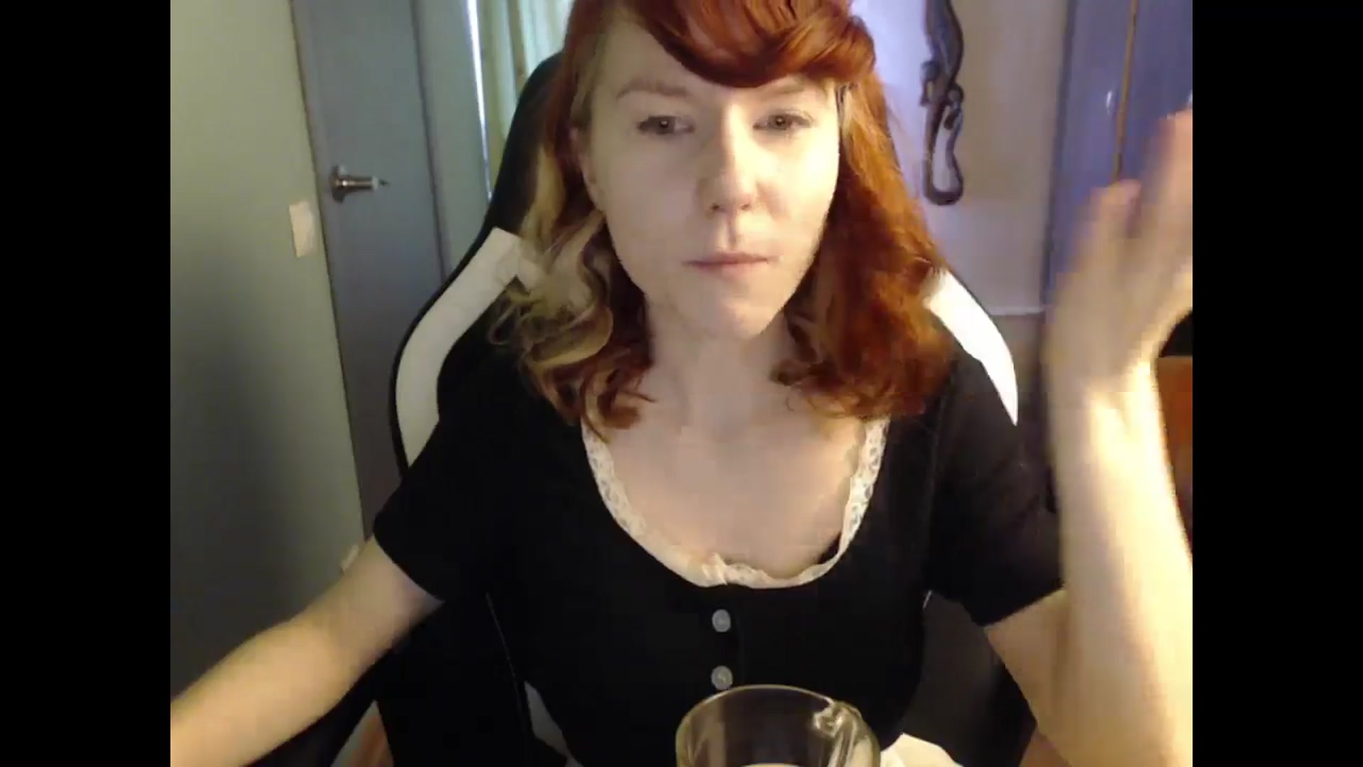 Gallery image thumbnail from NikiFoks18's myfreecams stream on, 03/28/2025, 09:19 image 14 of 20