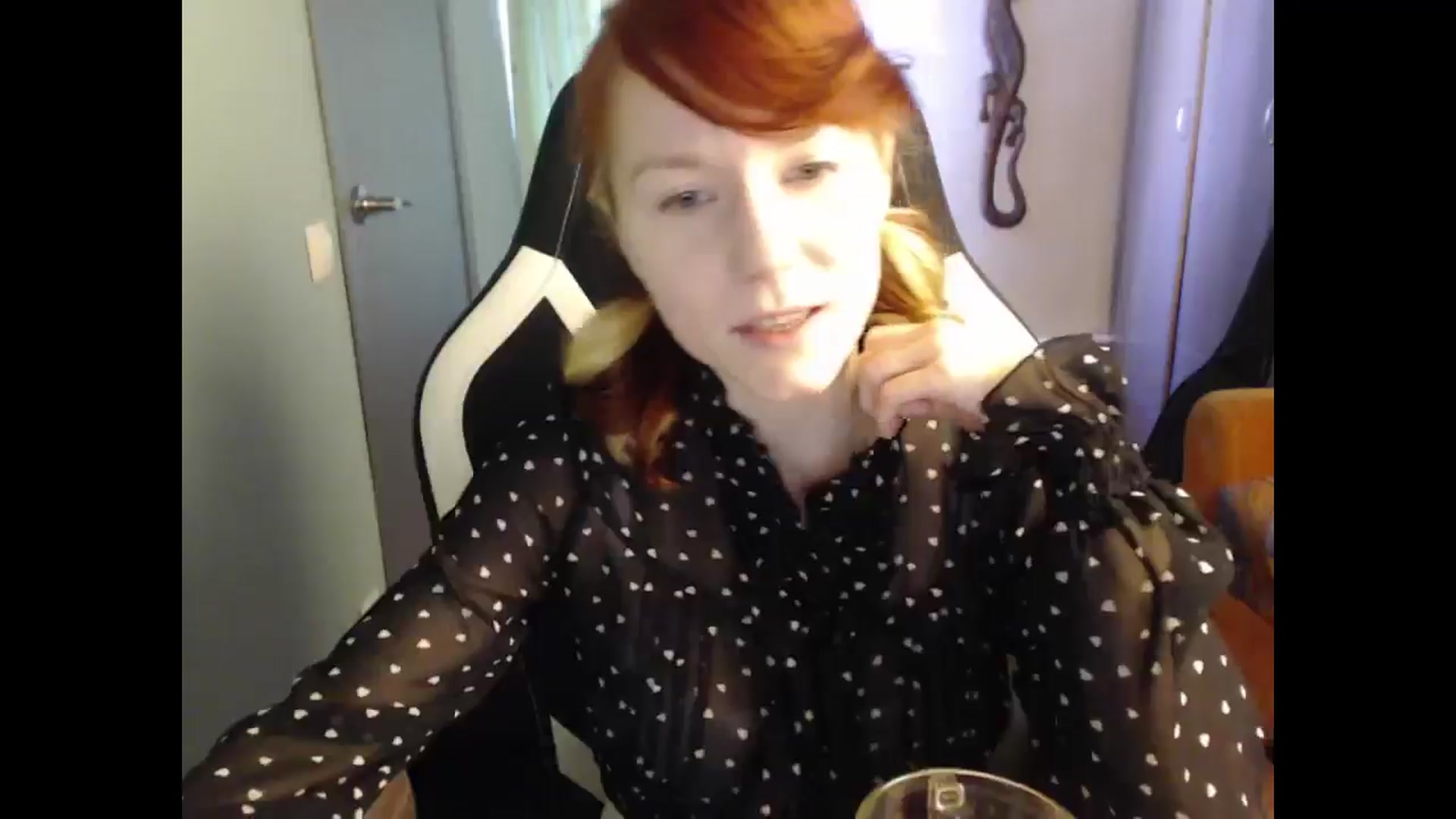 Gallery image thumbnail from NikiFoks18's myfreecams stream on, 03/29/2025, 08:04 image 4 of 20