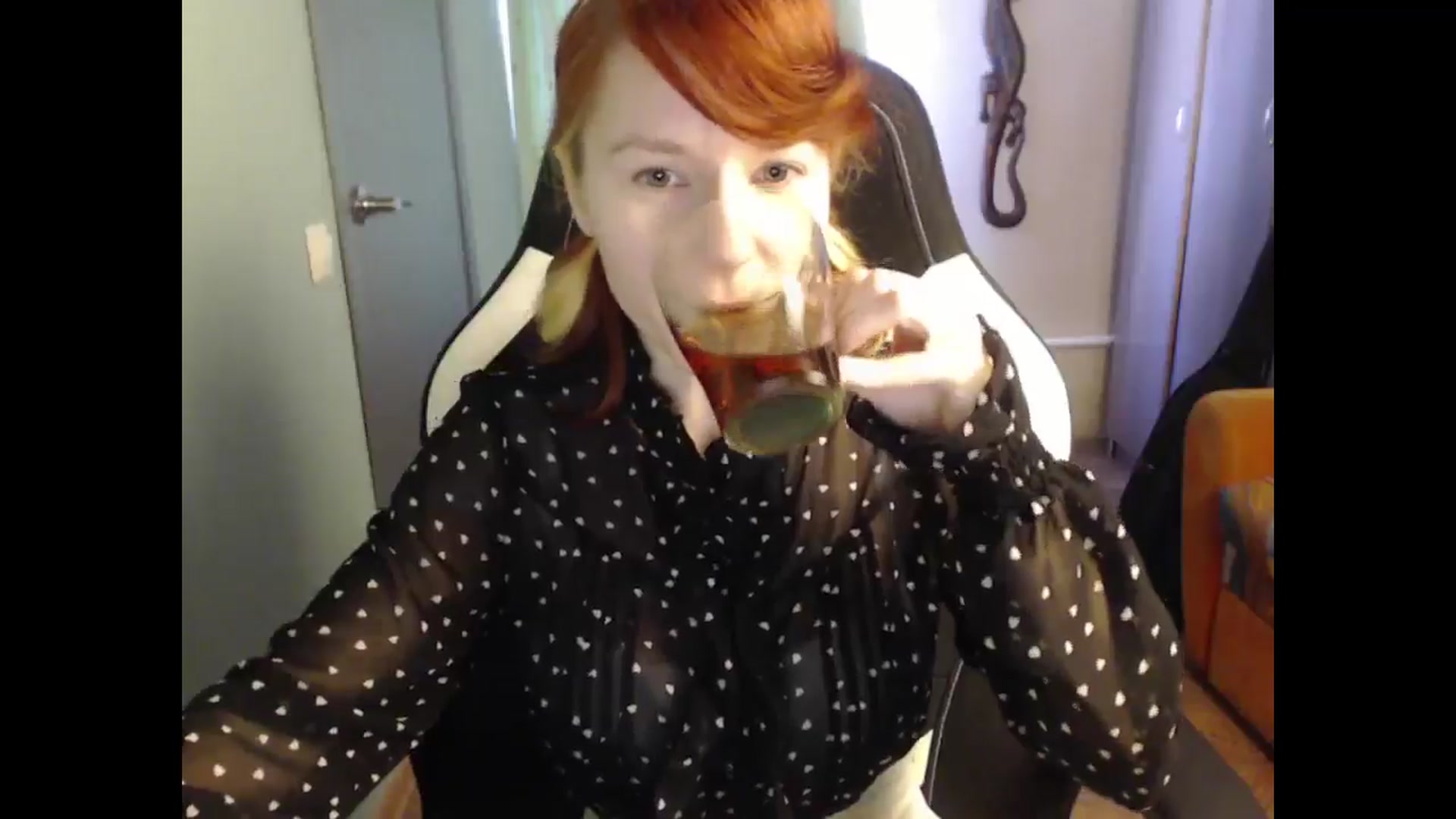 Gallery image thumbnail from NikiFoks18's myfreecams stream on, 03/29/2025, 08:04 image 13 of 20