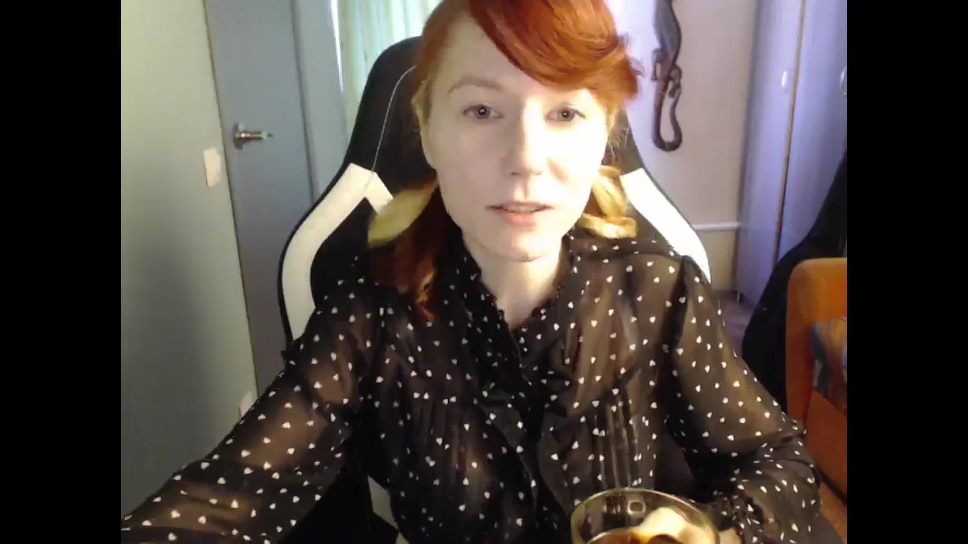 Gallery image thumbnail from NikiFoks18's myfreecams stream on, 03/29/2025, 08:04 image 7 of 20