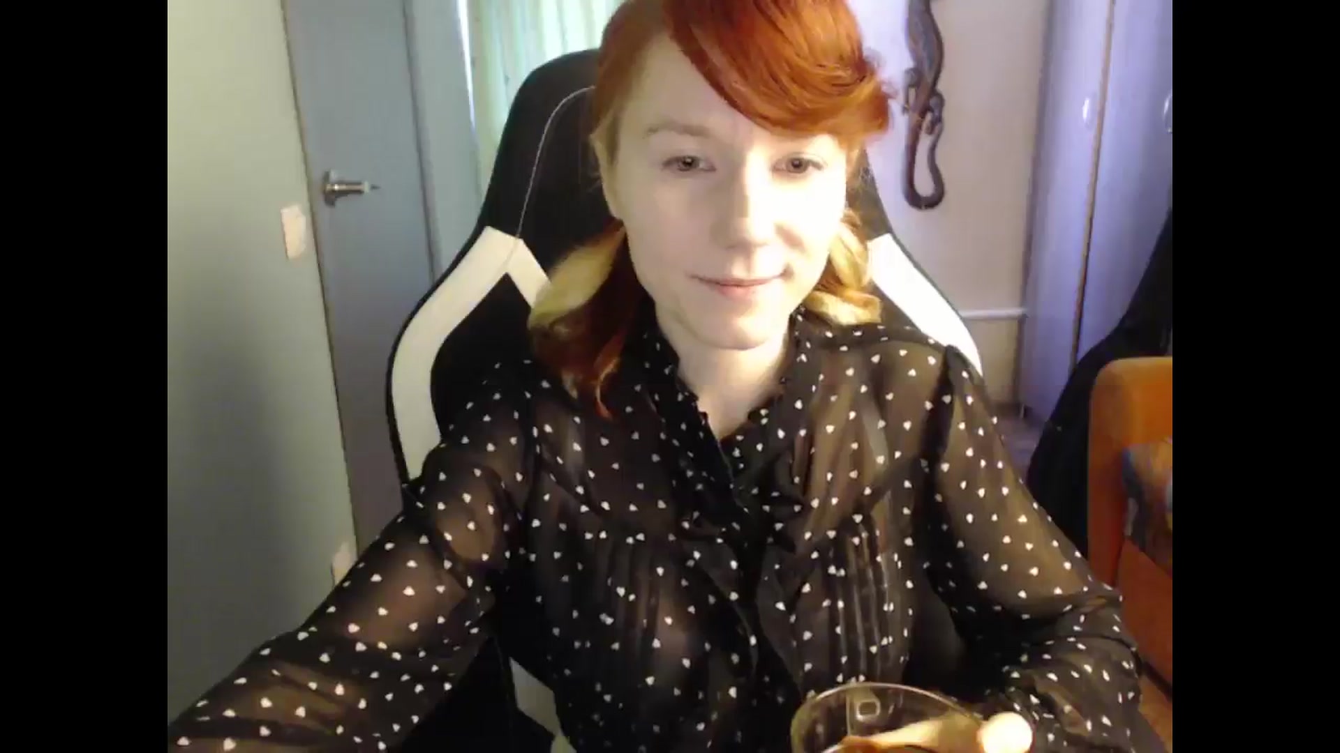 Gallery image thumbnail from NikiFoks18's myfreecams stream on, 03/29/2025, 08:04 image 8 of 20