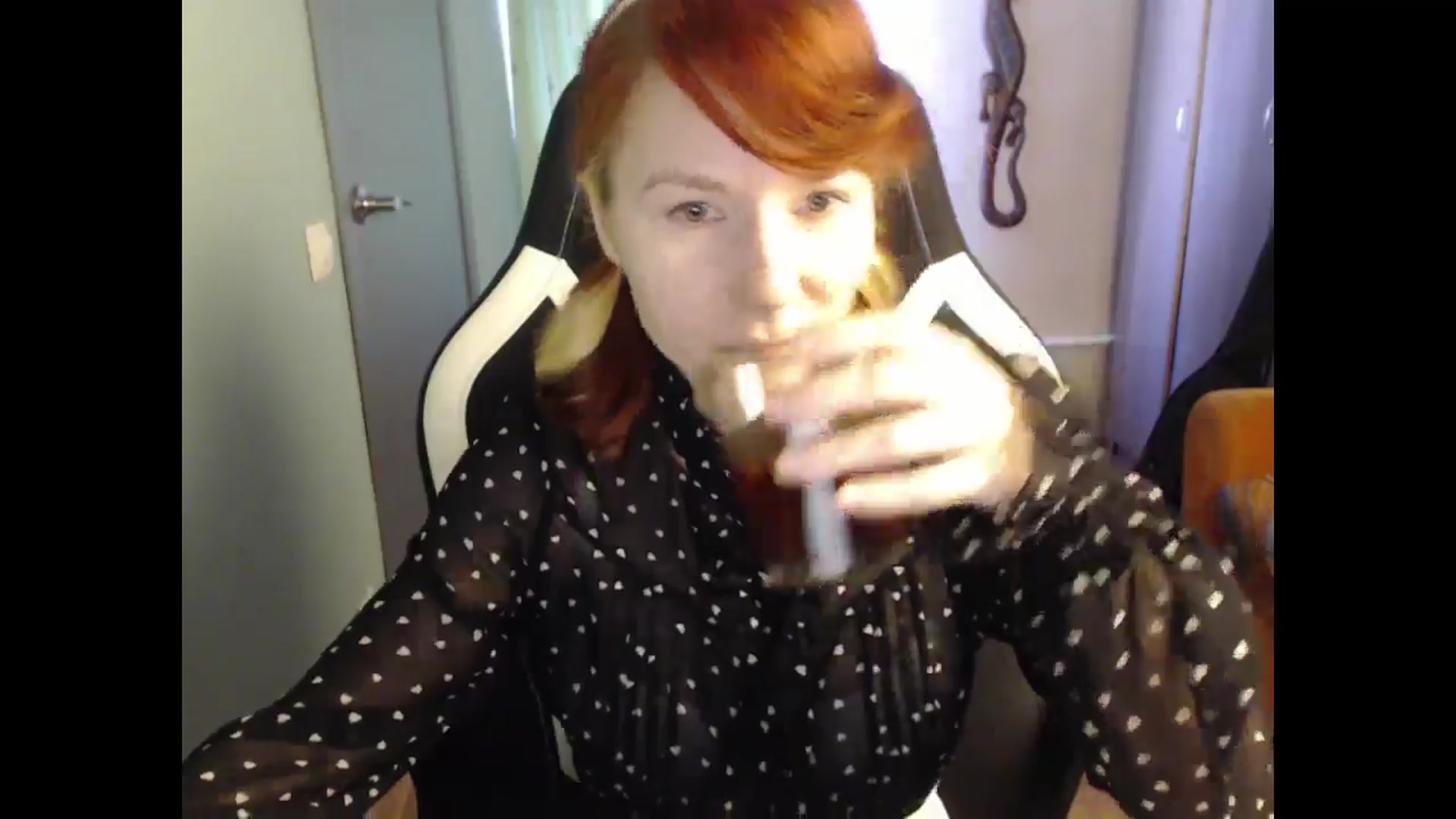 Gallery image thumbnail from NikiFoks18's myfreecams stream on, 03/29/2025, 08:04 image 10 of 20