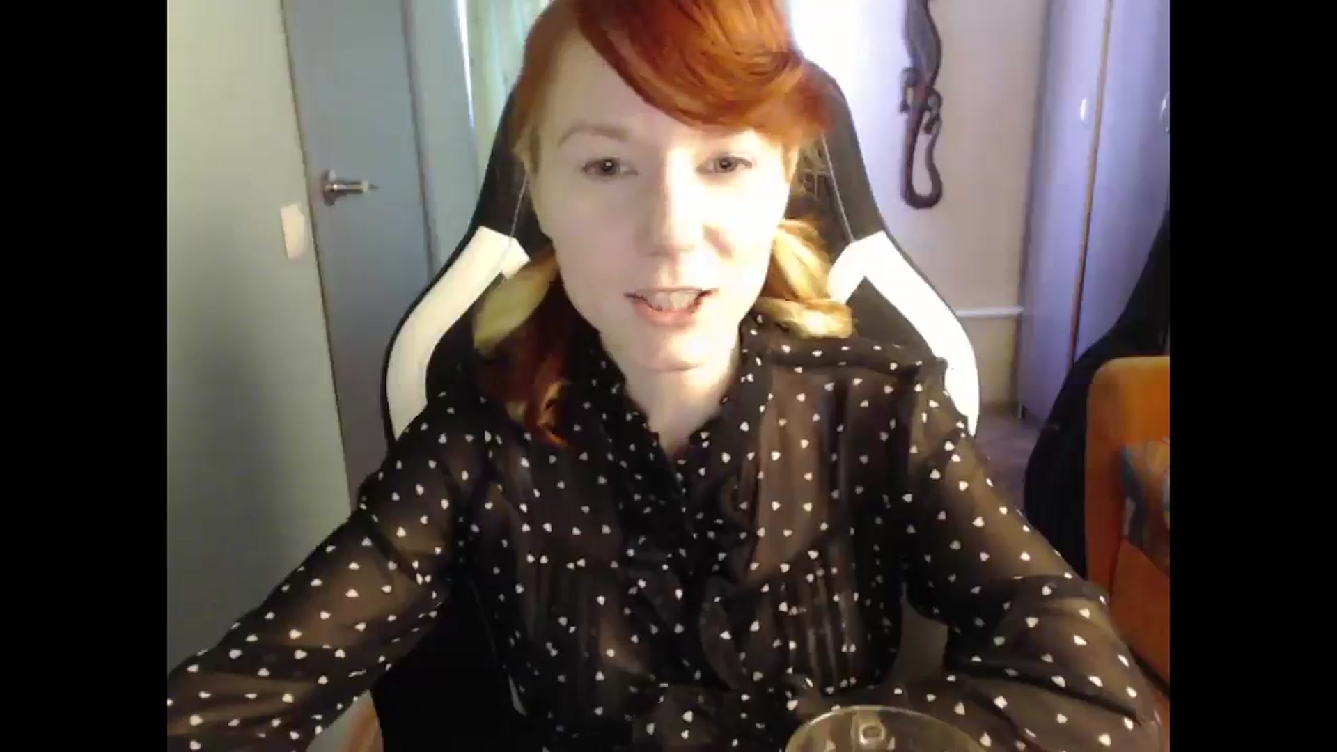 Gallery image thumbnail from NikiFoks18's myfreecams stream on, 03/29/2025, 08:04 image 6 of 20