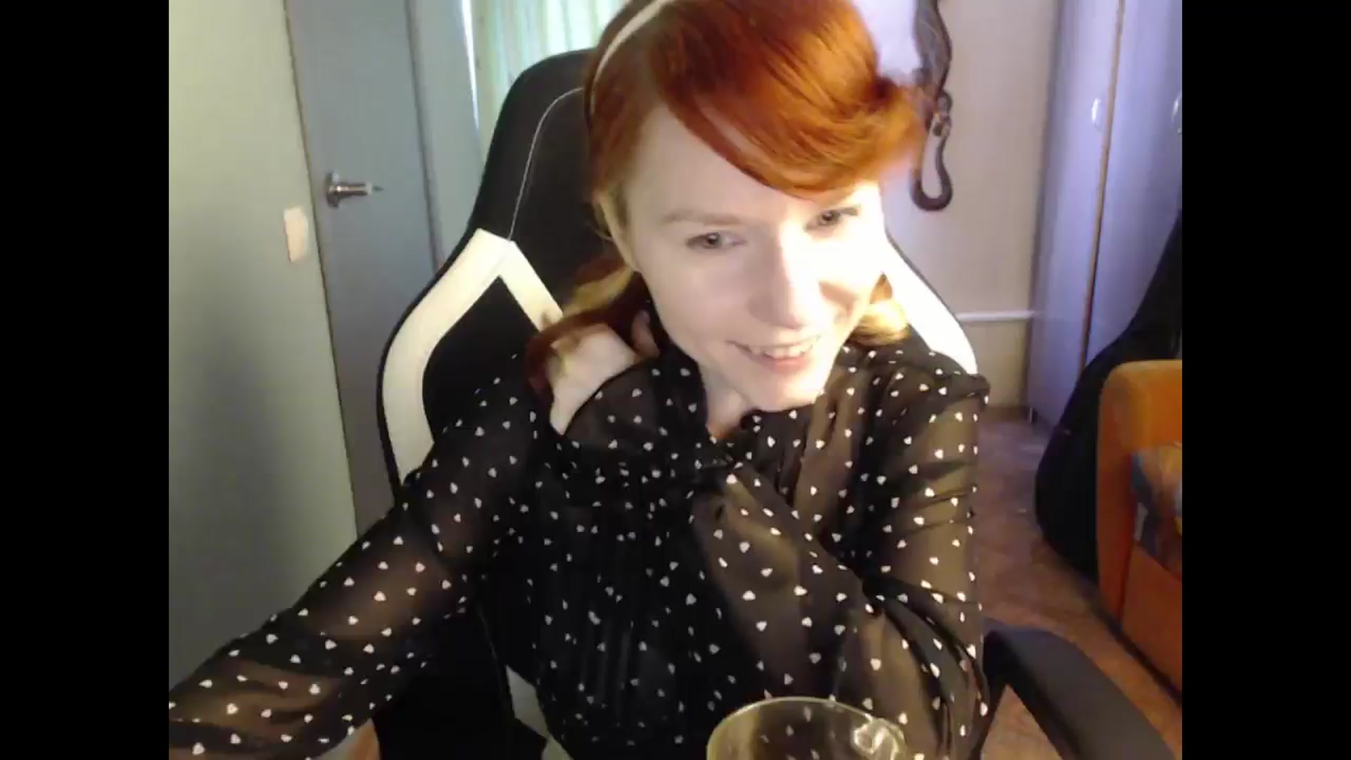 Gallery image thumbnail from NikiFoks18's myfreecams stream on, 03/29/2025, 08:04 image 14 of 20