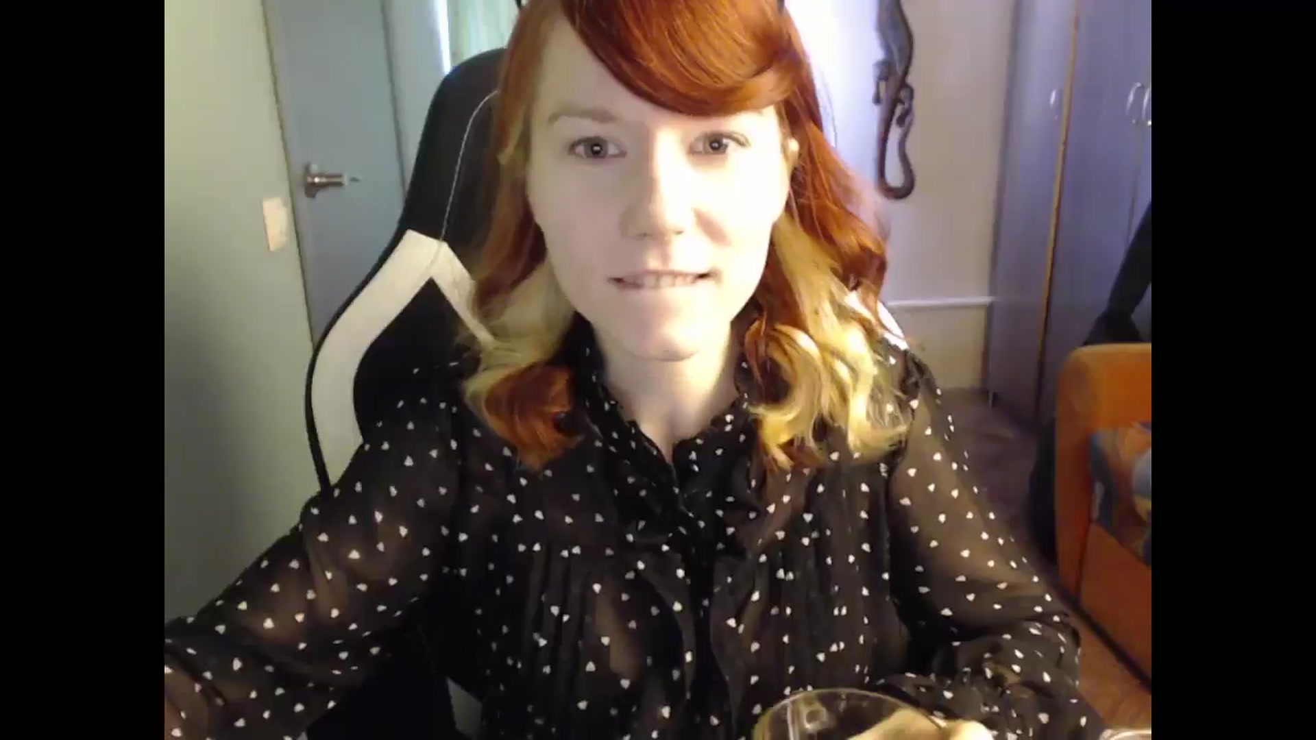 Gallery image thumbnail from NikiFoks18's myfreecams stream on, 03/30/2025, 07:23 image 17 of 20