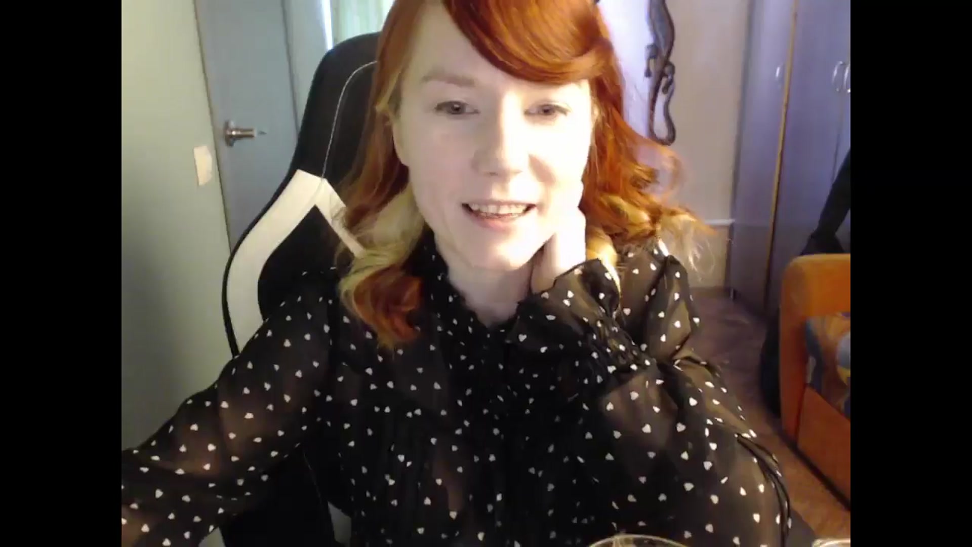 Gallery image thumbnail from NikiFoks18's myfreecams stream on, 03/30/2025, 07:23 image 9 of 20