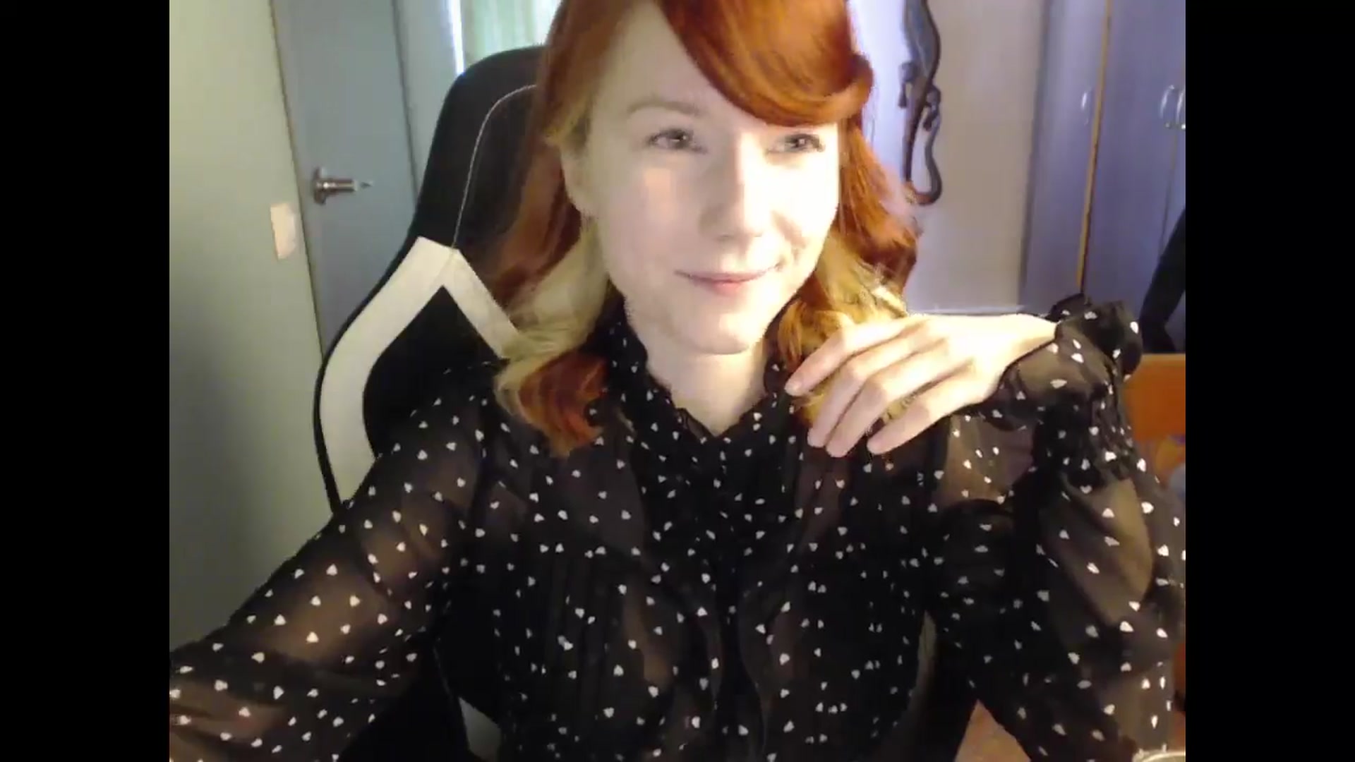 Gallery image thumbnail from NikiFoks18's myfreecams stream on, 03/30/2025, 07:23 image 20 of 20