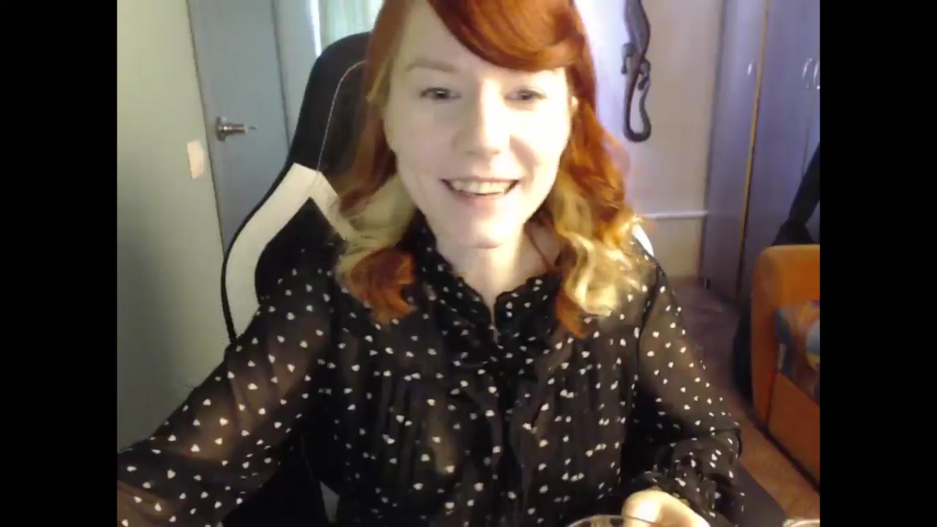 Gallery image thumbnail from NikiFoks18's myfreecams stream on, 03/30/2025, 07:23 image 8 of 20