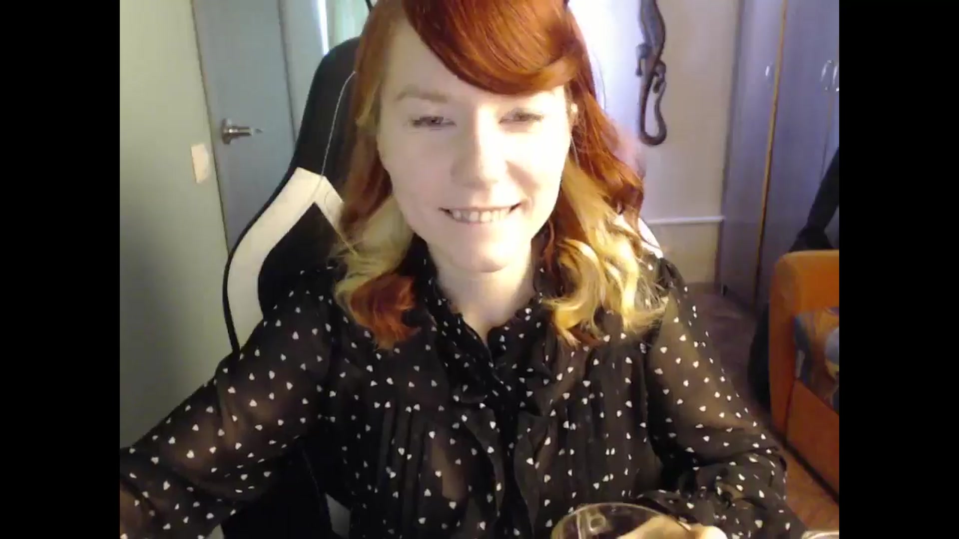 Gallery image thumbnail from NikiFoks18's myfreecams stream on, 03/30/2025, 07:23 image 16 of 20