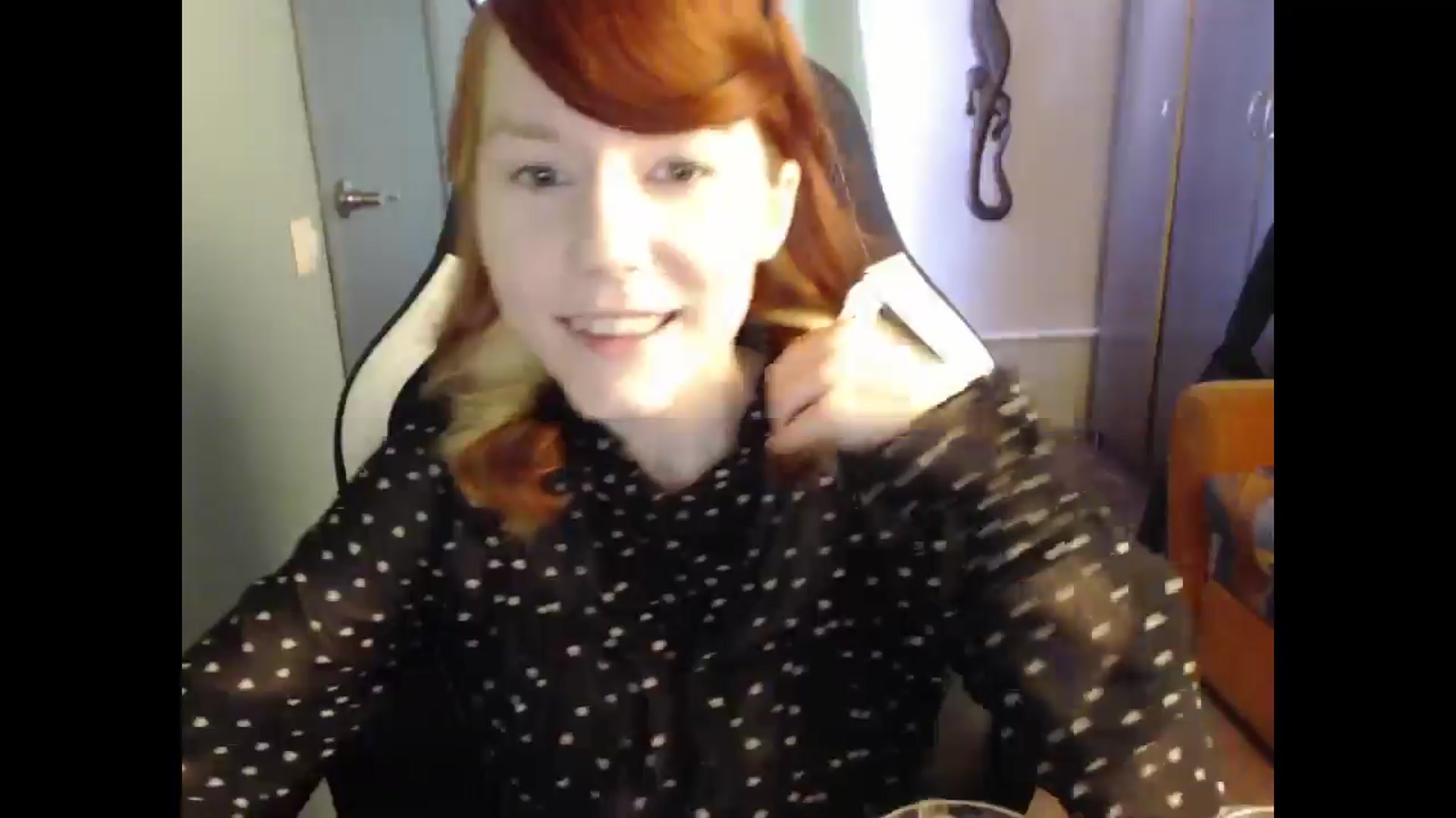 Gallery image thumbnail from NikiFoks18's myfreecams stream on, 03/30/2025, 07:23 image 10 of 20