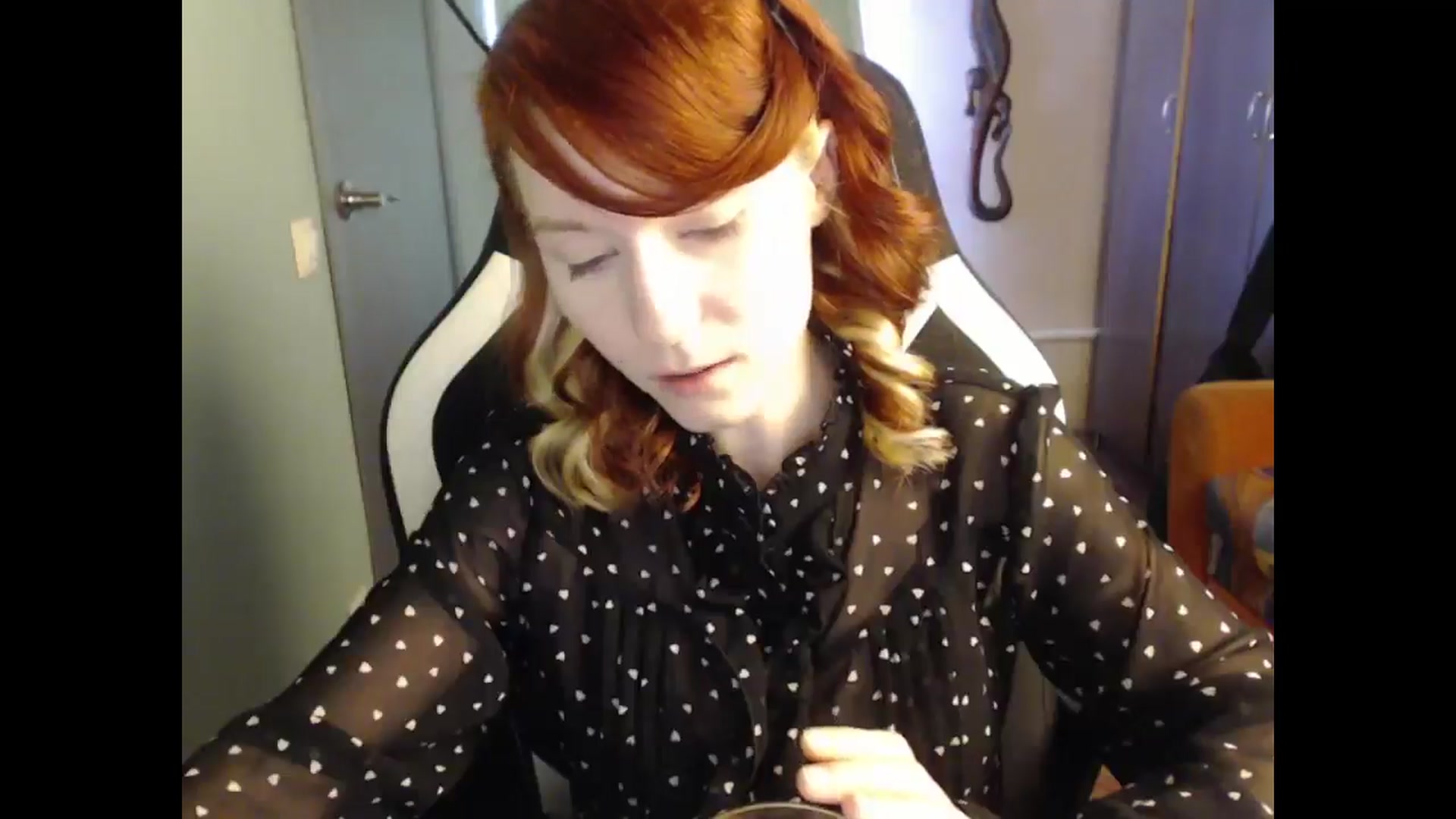 Gallery image thumbnail from NikiFoks18's myfreecams stream on, 03/30/2025, 09:48 image 18 of 20