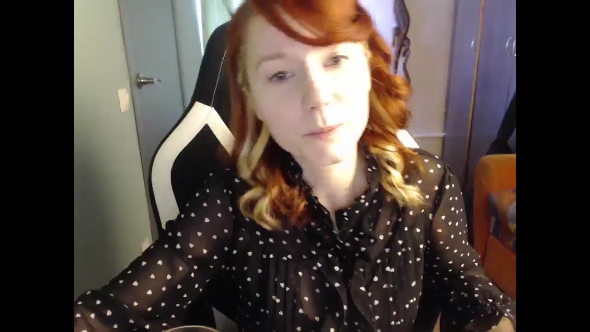 Gallery image thumbnail from NikiFoks18's myfreecams stream on, 03/30/2025, 09:48 image 12 of 20