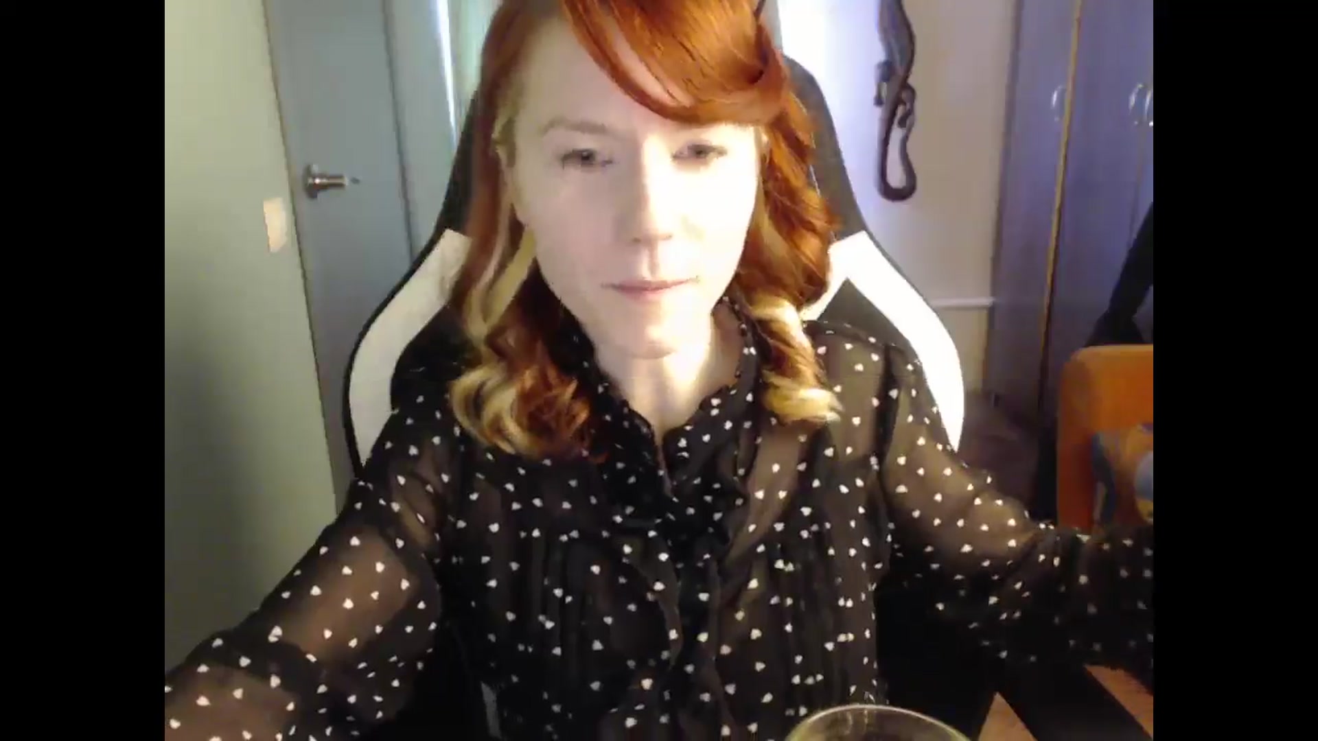 Gallery image thumbnail from NikiFoks18's myfreecams stream on, 03/30/2025, 09:48 image 17 of 20