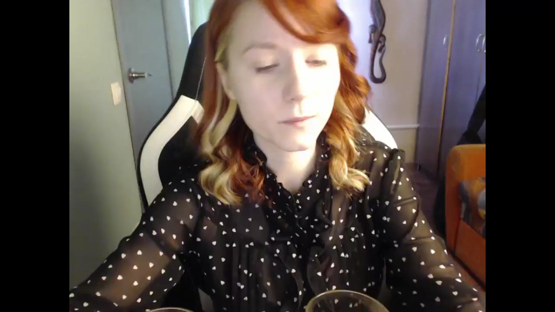 Gallery image thumbnail from NikiFoks18's myfreecams stream on, 03/30/2025, 09:48 image 9 of 20