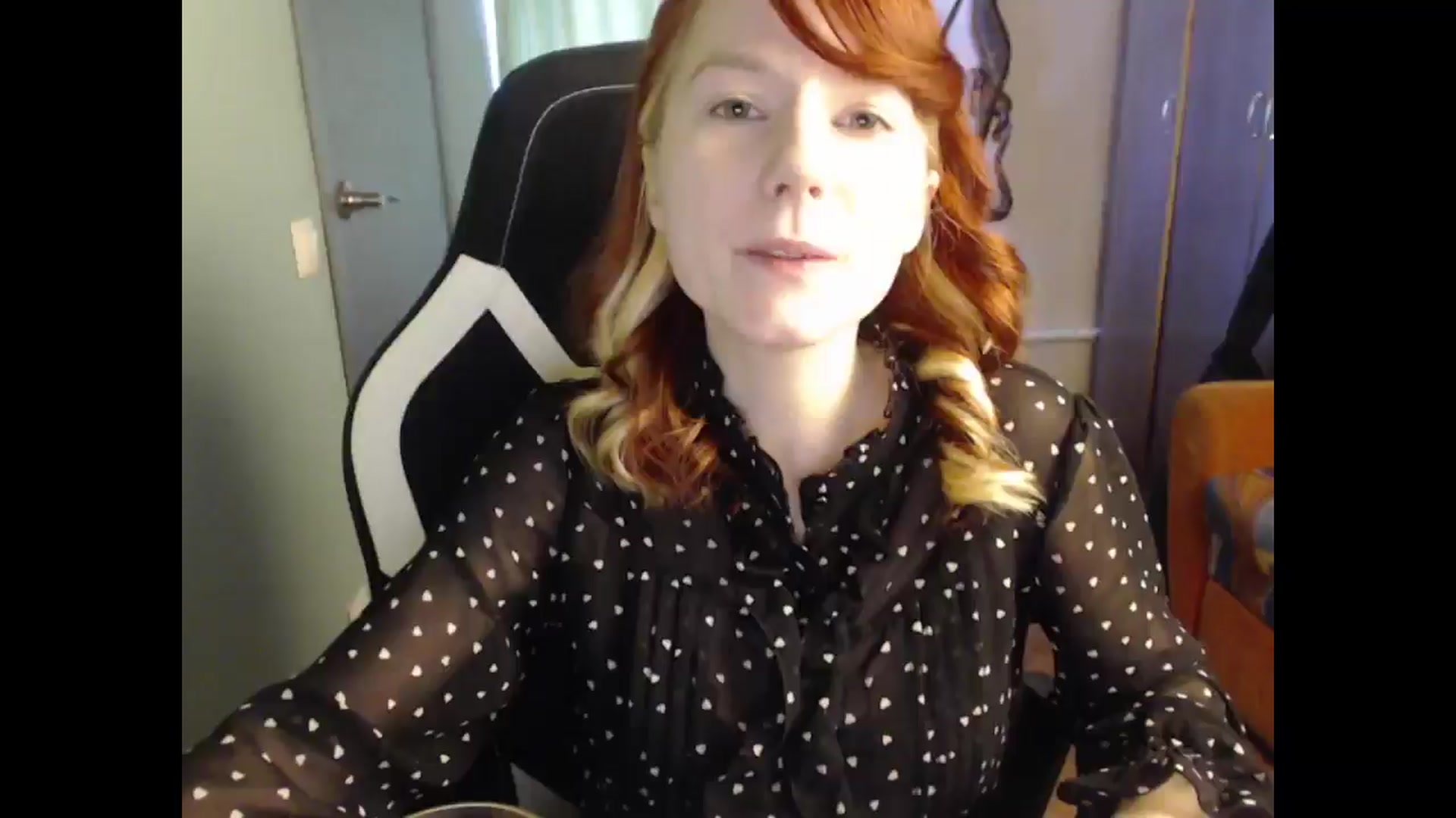 Gallery image thumbnail from NikiFoks18's myfreecams stream on, 03/30/2025, 09:48 image 16 of 20