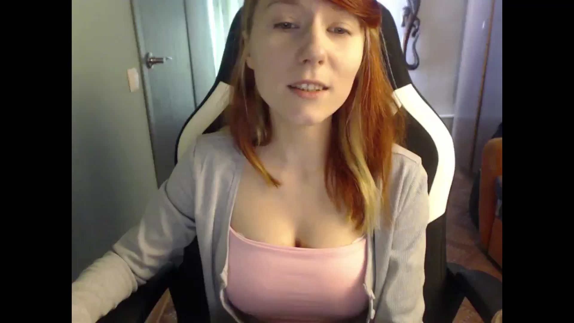 Gallery image thumbnail from NikiFoks18's myfreecams stream on, 04/06/2025, 06:41 image 1 of 20