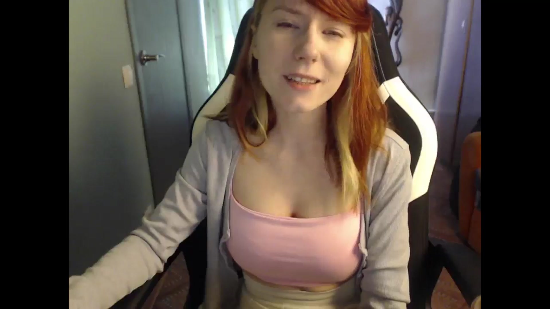 Gallery image thumbnail from NikiFoks18's myfreecams stream on, 04/06/2025, 06:41 image 13 of 20