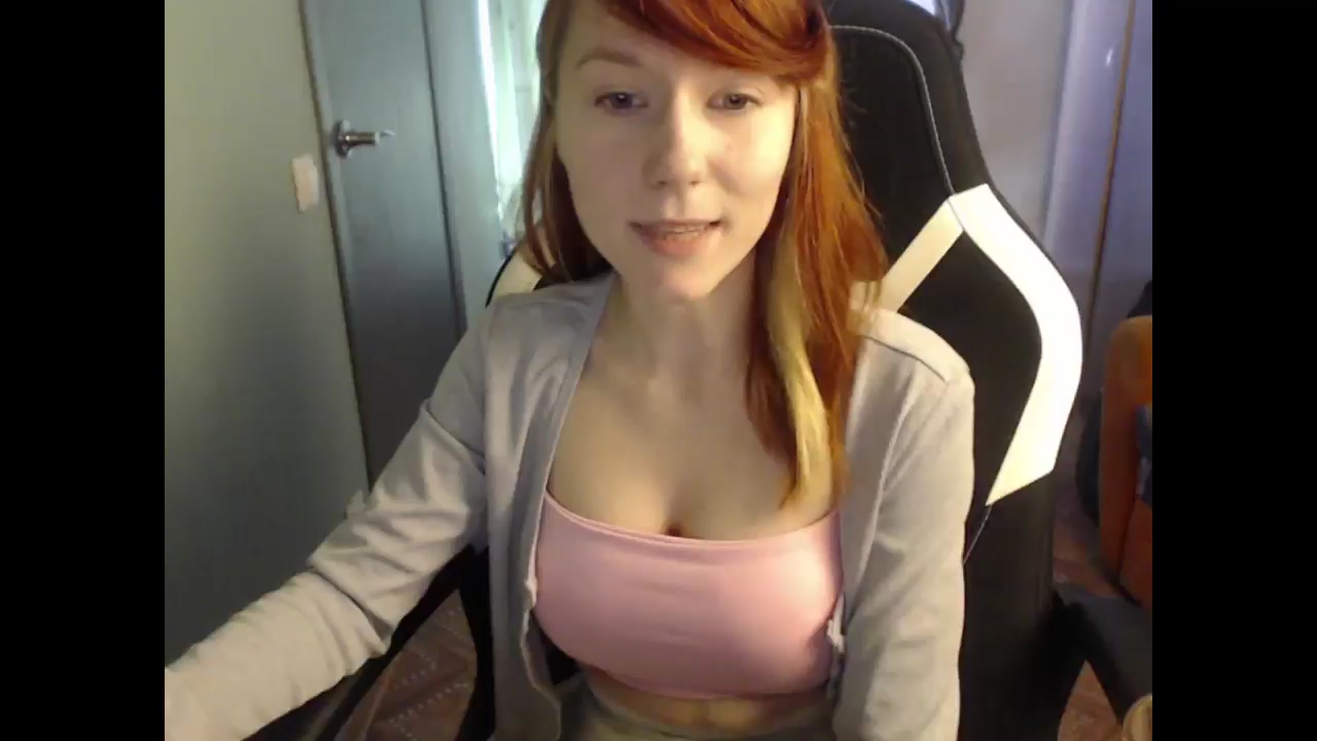 Gallery image thumbnail from NikiFoks18's myfreecams stream on, 04/06/2025, 06:41 image 9 of 20