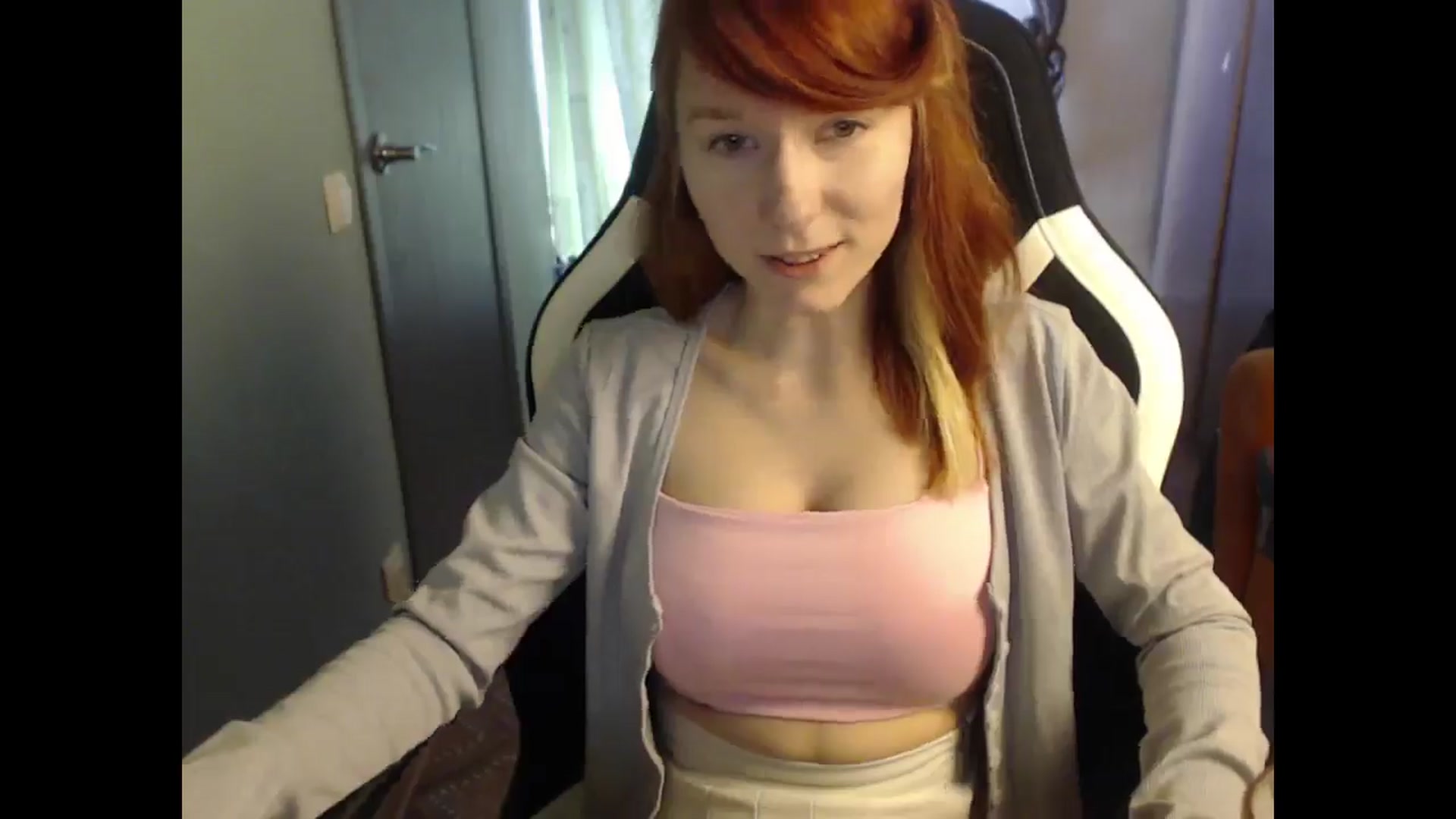Gallery image thumbnail from NikiFoks18's myfreecams stream on, 04/06/2025, 06:41 image 10 of 20
