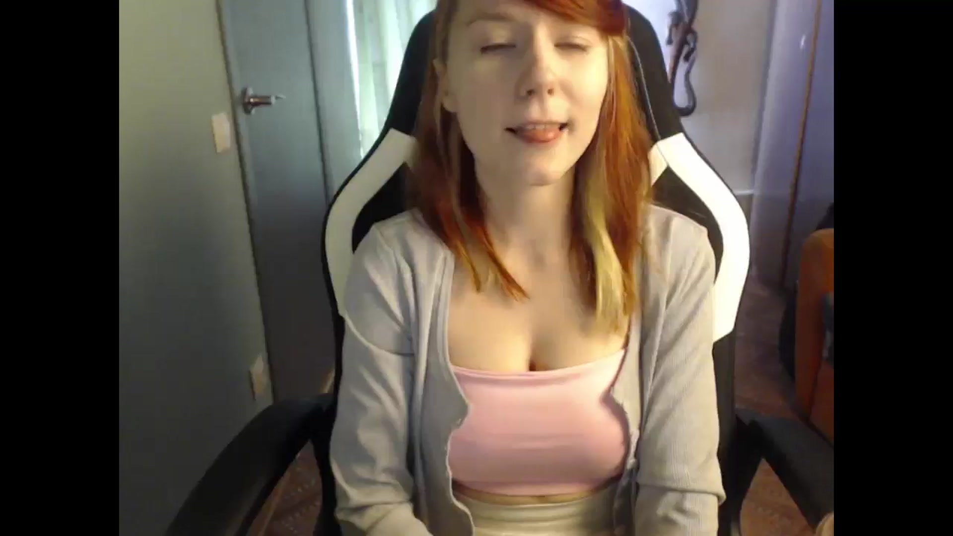 Gallery image thumbnail from NikiFoks18's myfreecams stream on, 04/06/2025, 06:41 image 15 of 20
