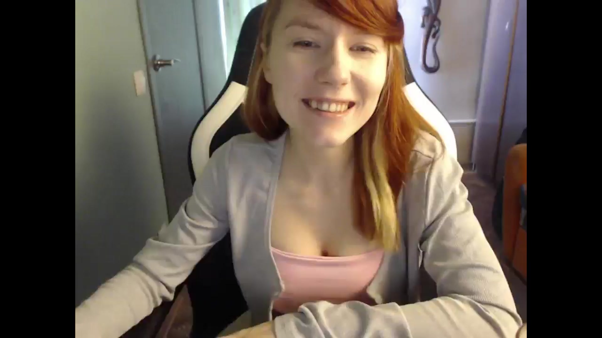 Gallery image thumbnail from NikiFoks18's myfreecams stream on, 04/06/2025, 06:41 image 19 of 20