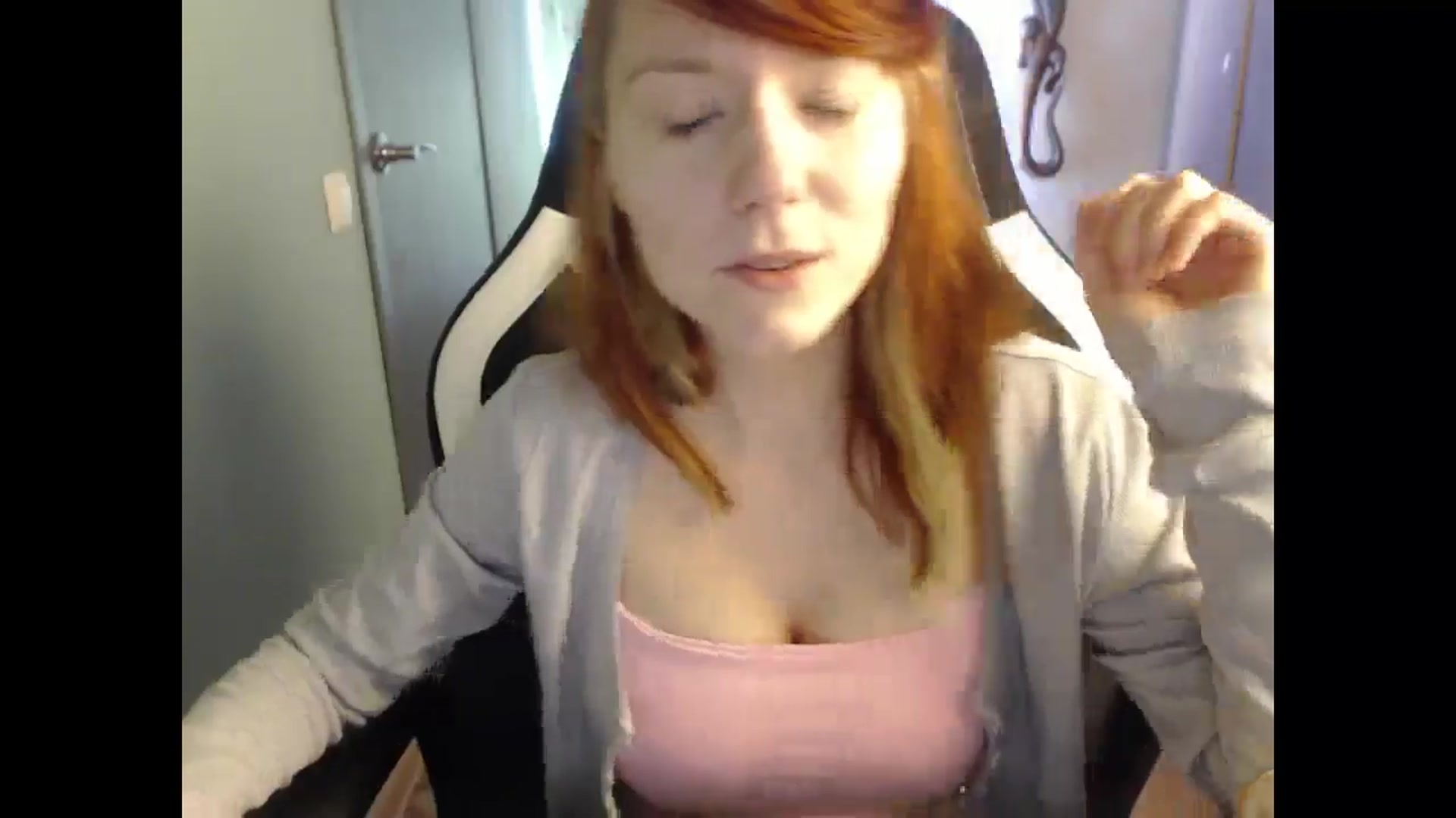 Gallery image thumbnail from NikiFoks18's myfreecams stream on, 04/06/2025, 06:41 image 5 of 20