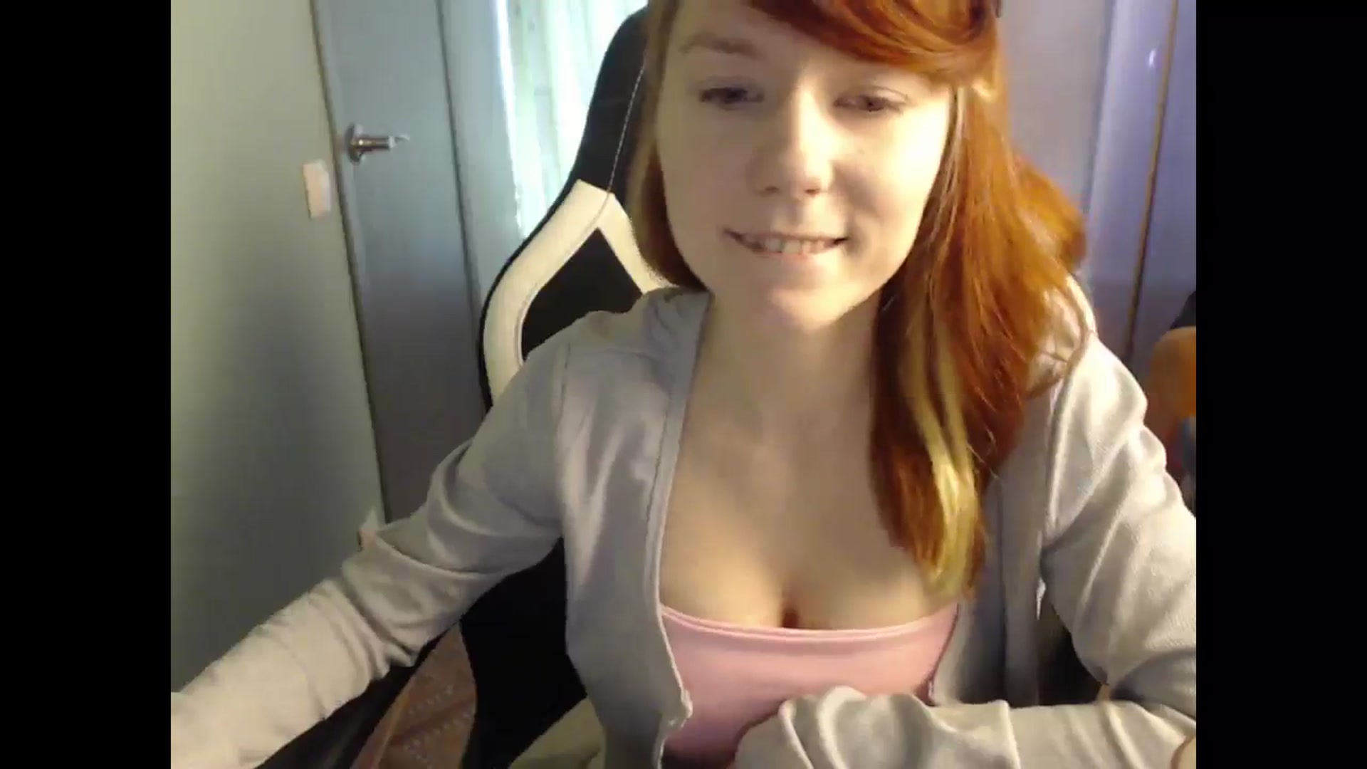 Gallery image thumbnail from NikiFoks18's myfreecams stream on, 04/06/2025, 06:41 image 17 of 20