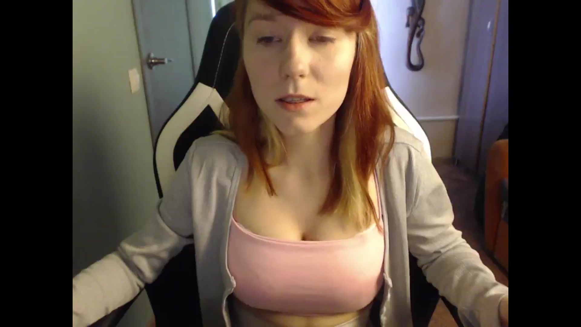 Gallery image thumbnail from NikiFoks18's myfreecams stream on, 04/06/2025, 09:01 image 19 of 20