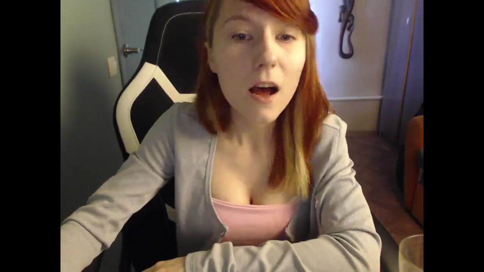 Gallery image thumbnail from NikiFoks18's myfreecams stream on, 04/06/2025, 09:01 image 11 of 20