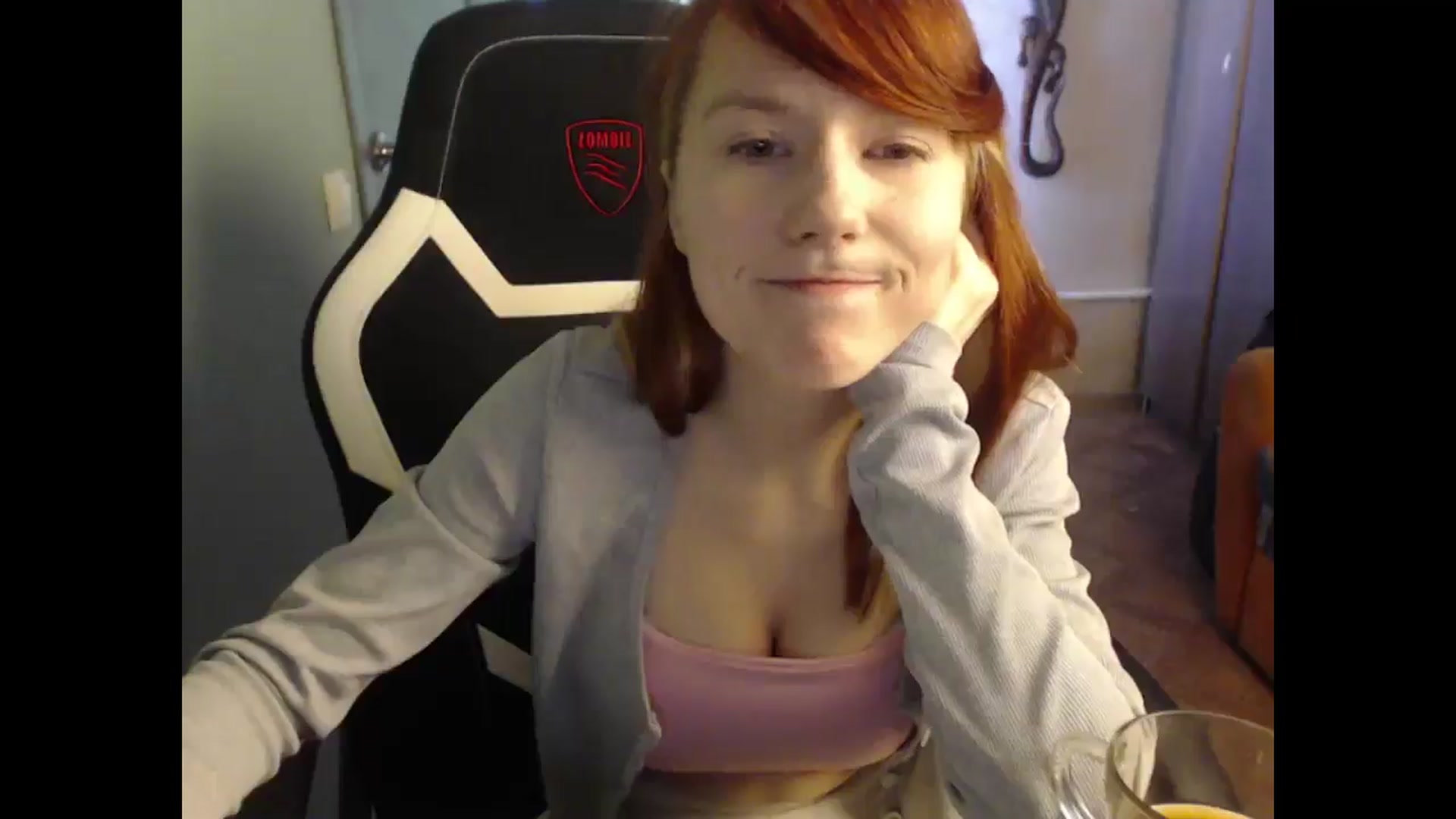 Gallery image thumbnail from NikiFoks18's myfreecams stream on, 04/06/2025, 09:01 image 6 of 20