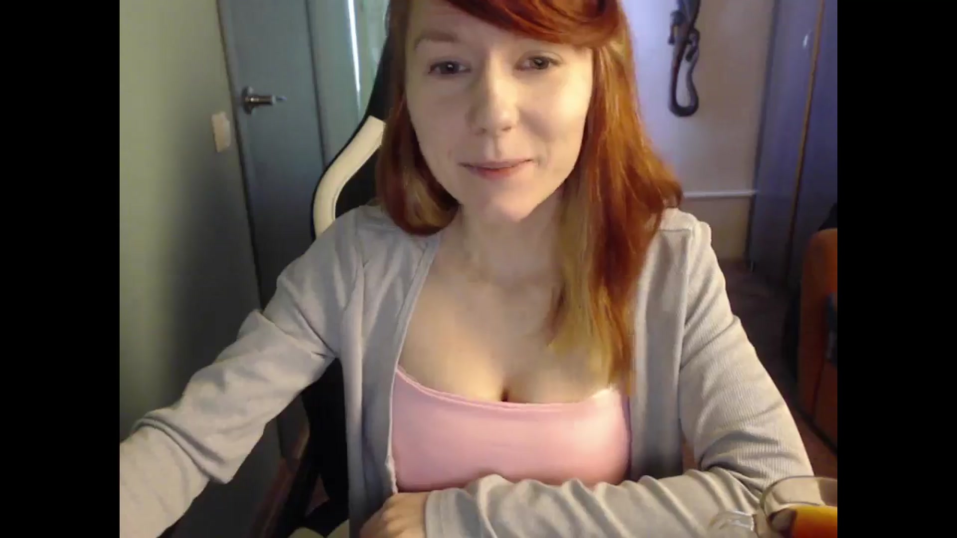 Gallery image thumbnail from NikiFoks18's myfreecams stream on, 04/06/2025, 09:01 image 4 of 20