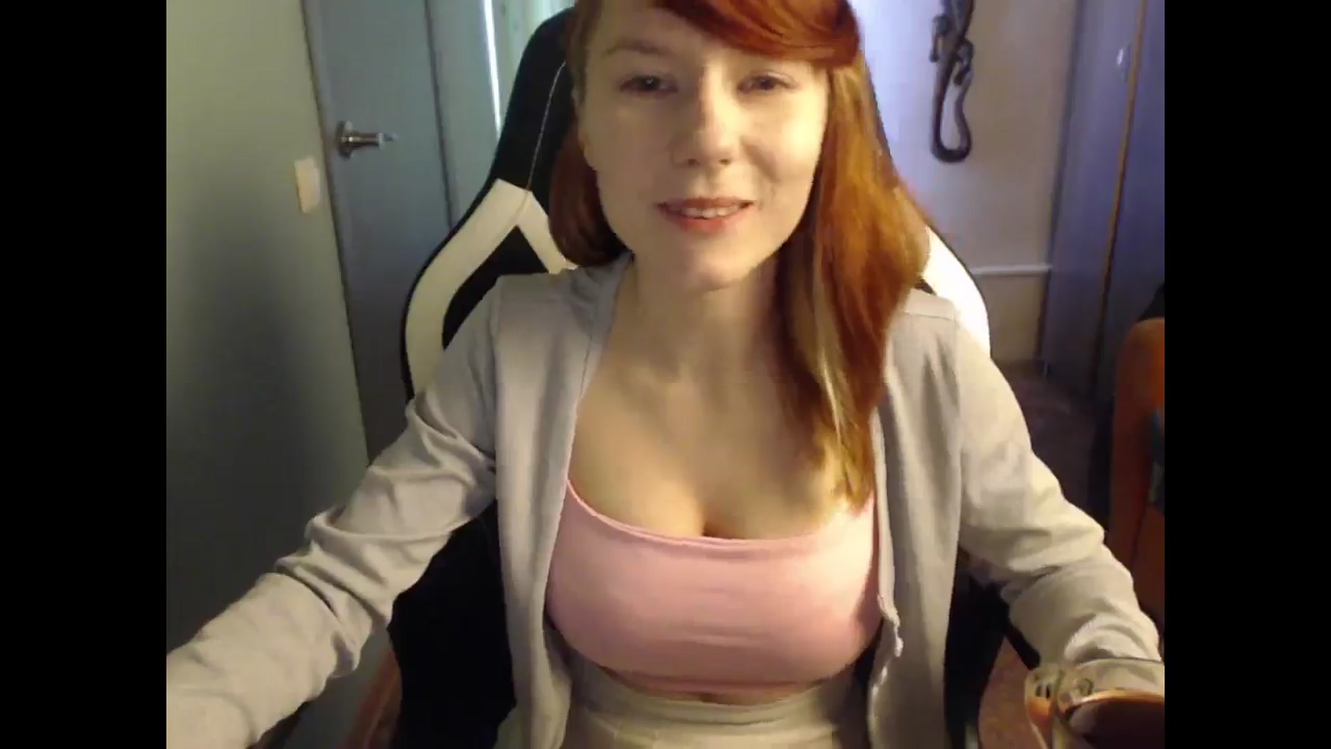 Gallery image thumbnail from NikiFoks18's myfreecams stream on, 04/06/2025, 09:01 image 2 of 20