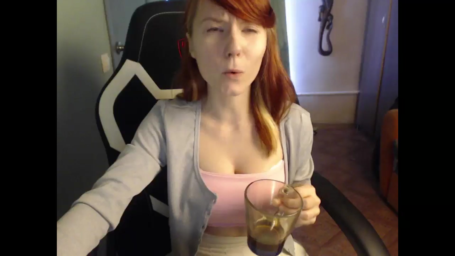 Gallery image thumbnail from NikiFoks18's myfreecams stream on, 04/06/2025, 09:01 image 10 of 20