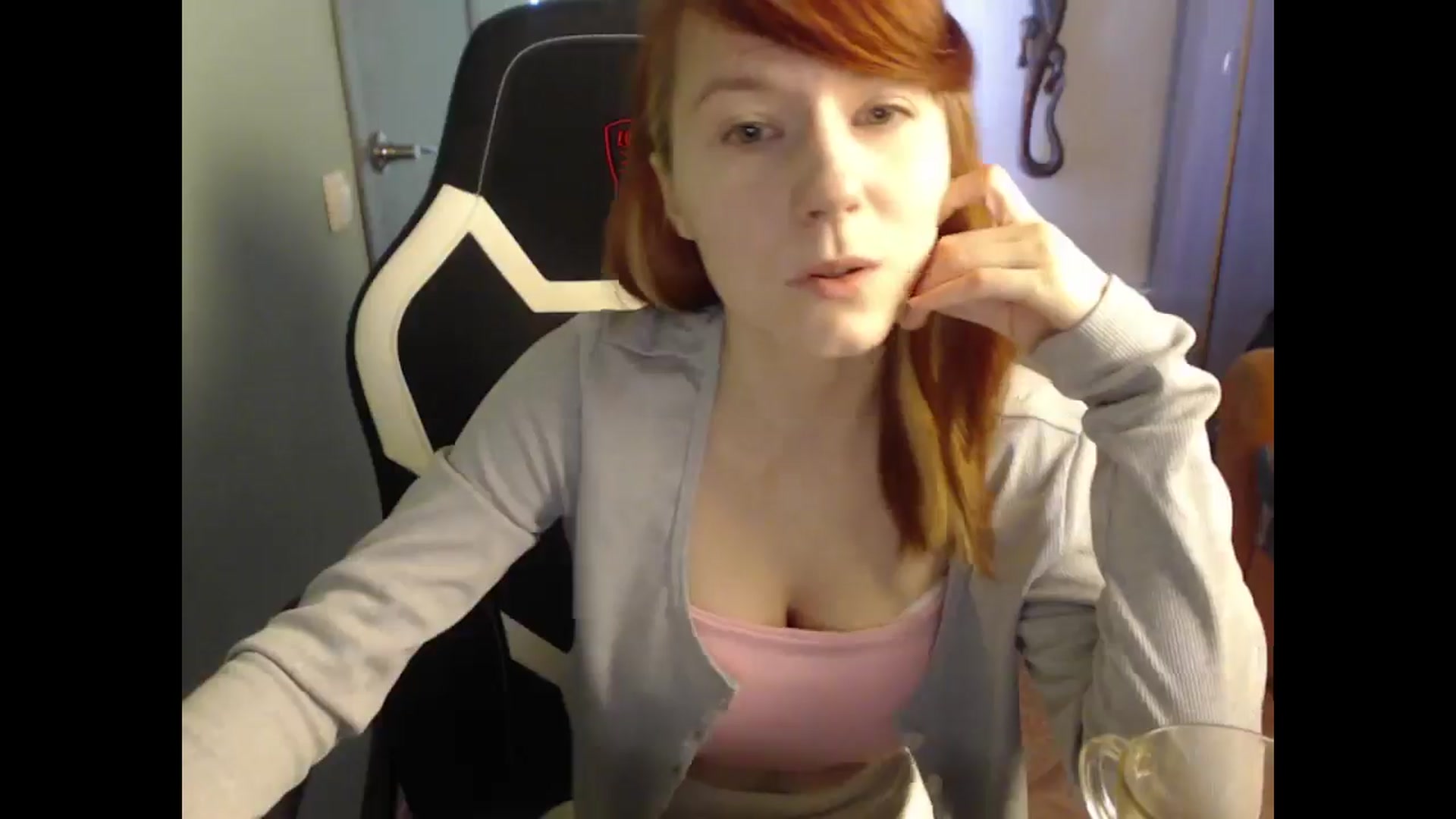 Gallery image thumbnail from NikiFoks18's myfreecams stream on, 04/06/2025, 09:01 image 9 of 20