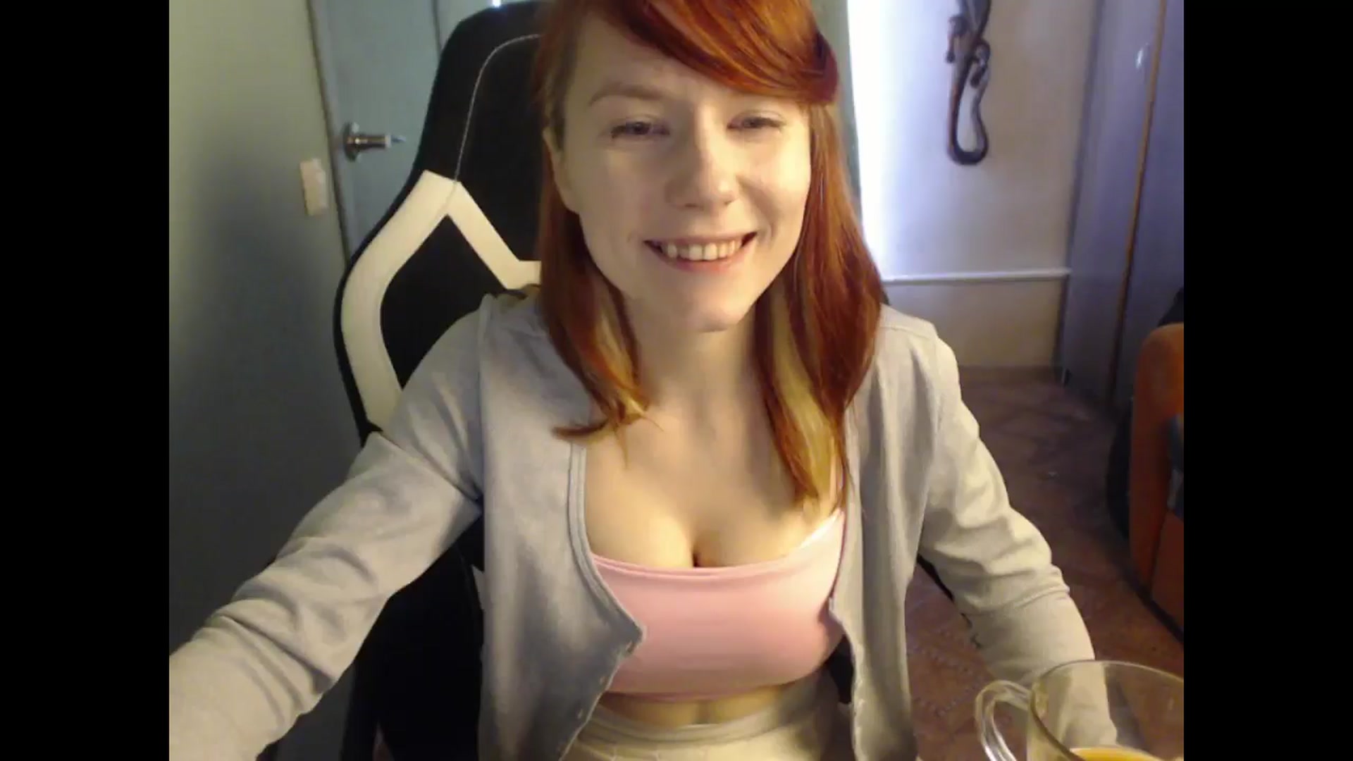 Gallery image thumbnail from NikiFoks18's myfreecams stream on, 04/06/2025, 09:01 image 7 of 20