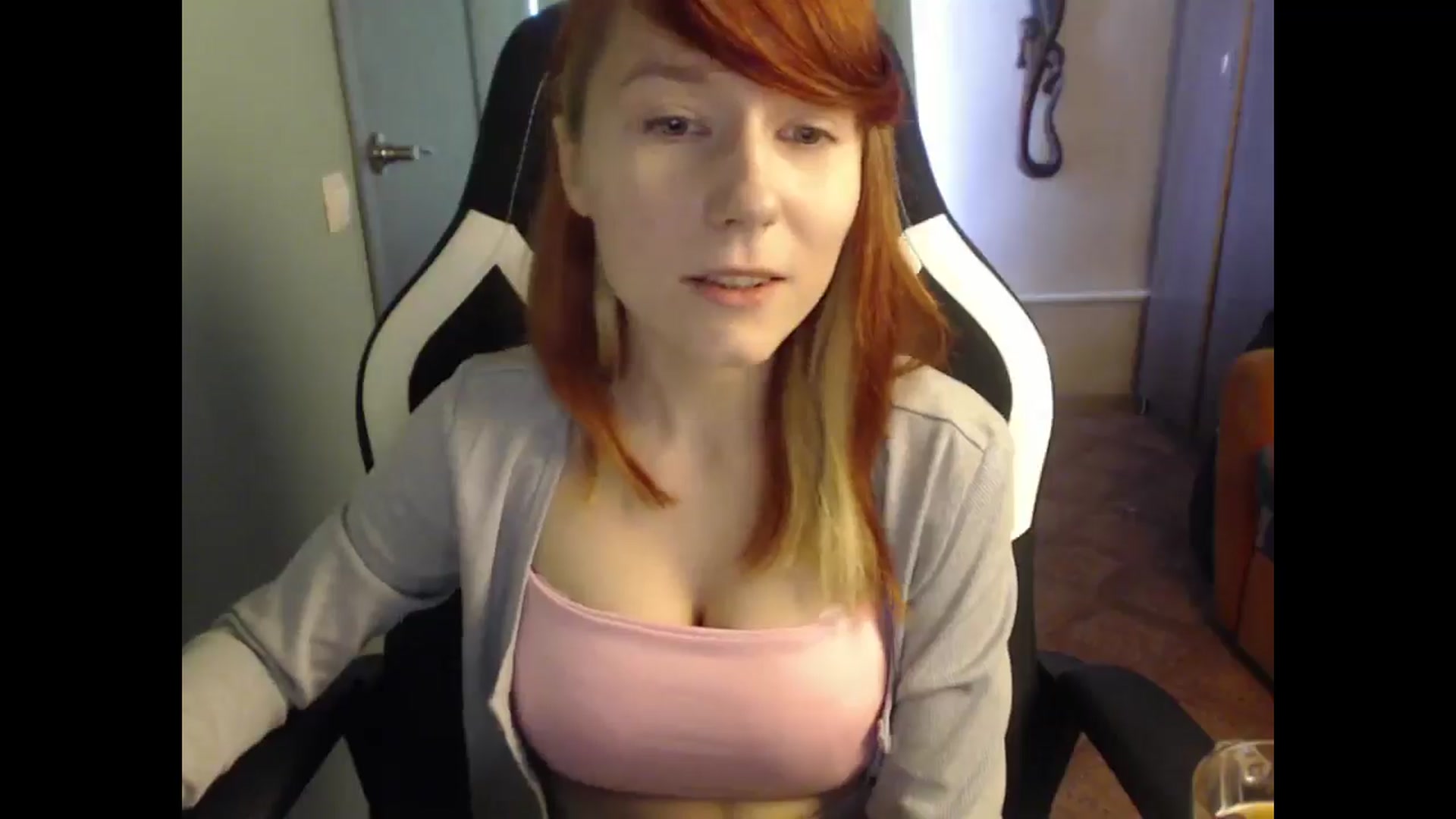 Gallery image thumbnail from NikiFoks18's myfreecams stream on, 04/06/2025, 09:01 image 17 of 20