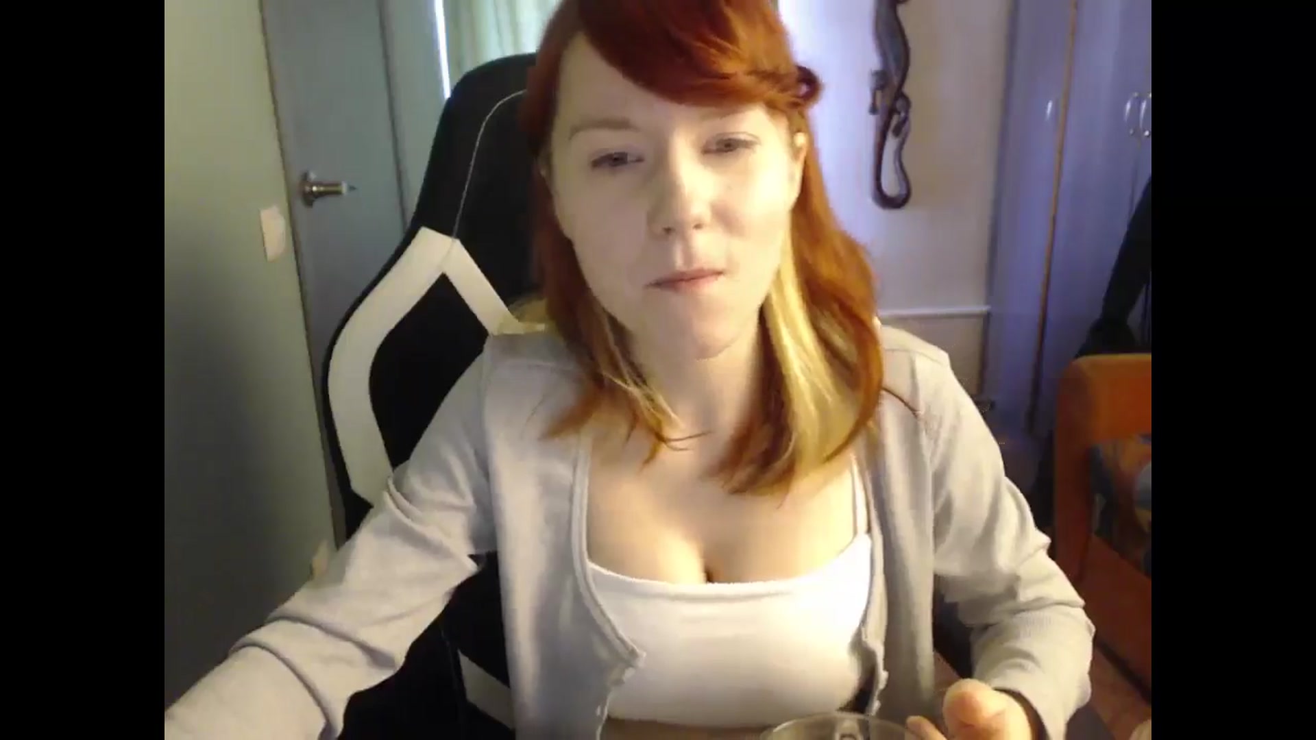 Gallery image thumbnail from NikiFoks18's myfreecams stream on, 04/07/2025, 10:34 image 4 of 20