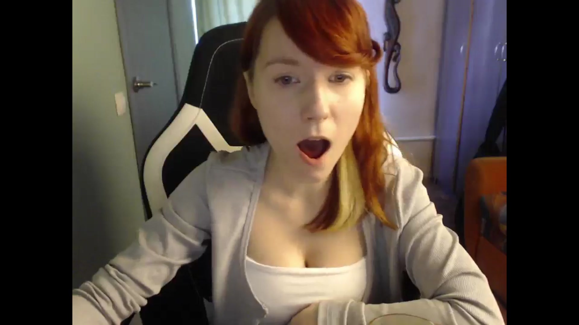 Gallery image thumbnail from NikiFoks18's myfreecams stream on, 04/07/2025, 10:34 image 12 of 20