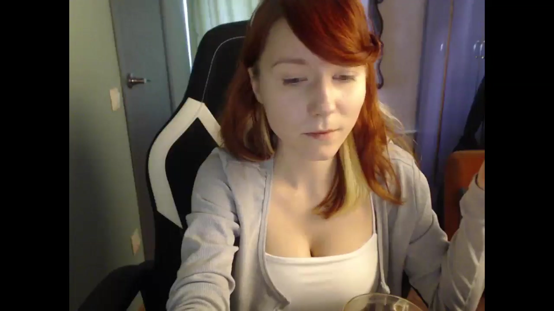 Gallery image thumbnail from NikiFoks18's myfreecams stream on, 04/07/2025, 10:34 image 15 of 20