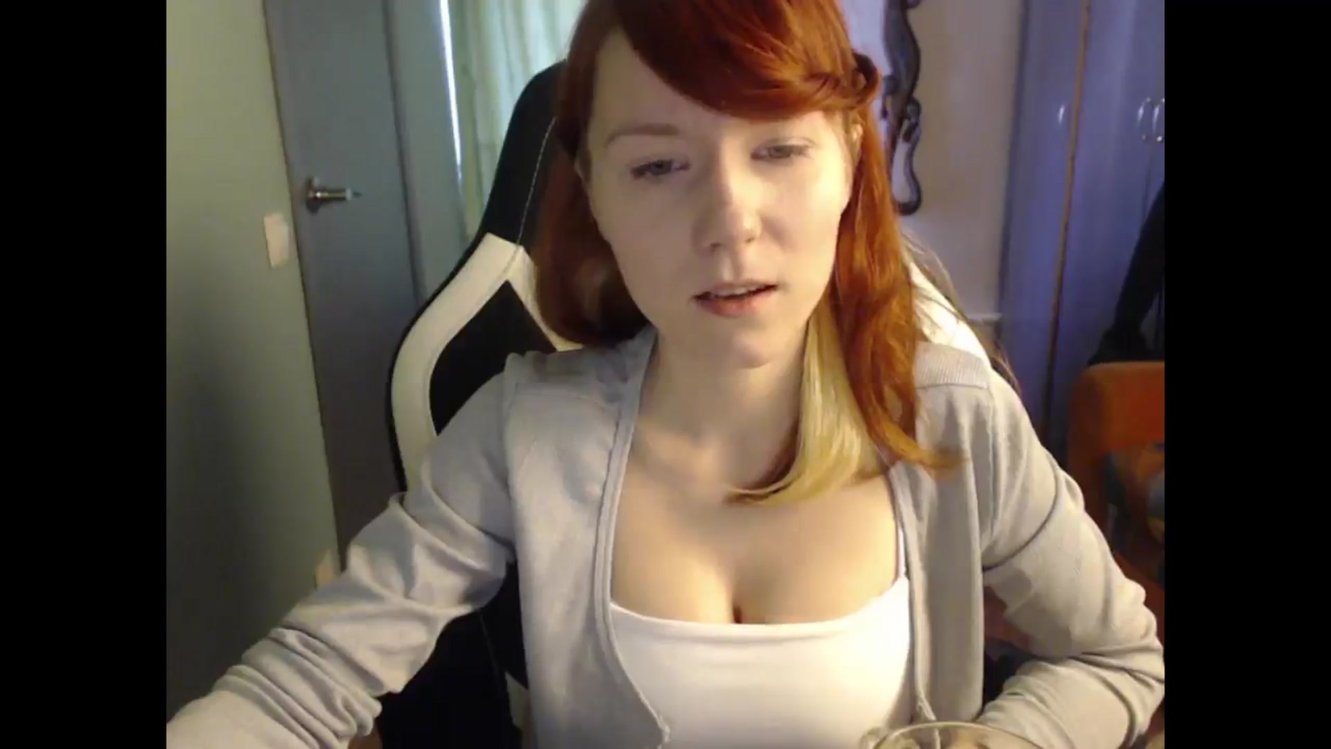 Gallery image thumbnail from NikiFoks18's myfreecams stream on, 04/07/2025, 10:34 image 11 of 20