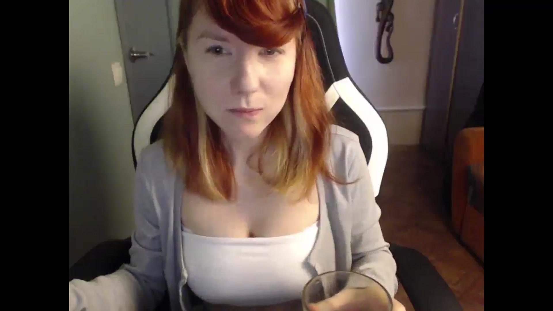 Gallery image thumbnail from NikiFoks18's myfreecams stream on, 04/08/2025, 02:51 image 5 of 20