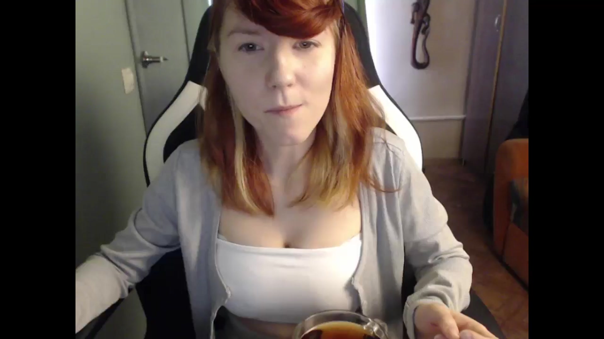Gallery image thumbnail from NikiFoks18's myfreecams stream on, 04/08/2025, 02:51 image 11 of 20