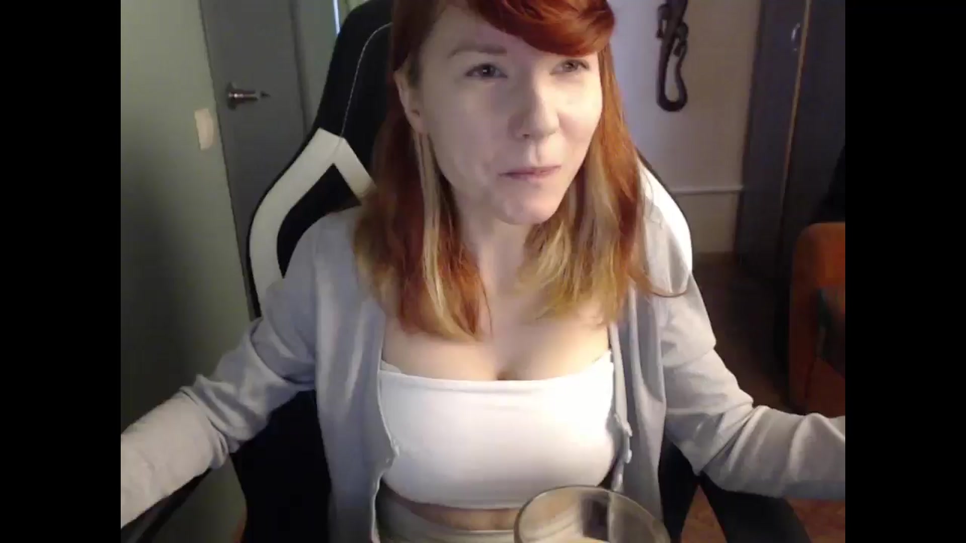 Gallery image thumbnail from NikiFoks18's myfreecams stream on, 04/08/2025, 02:51 image 1 of 20